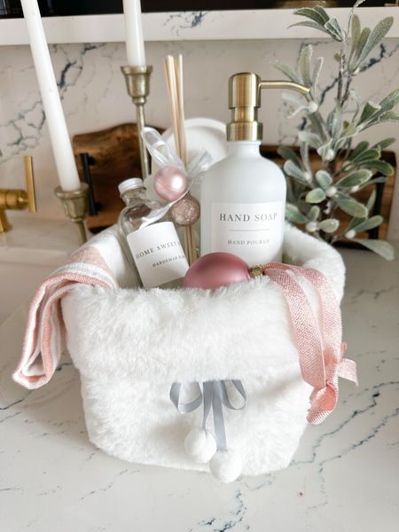 Cutest gift basket!

Glass soap dispensers, gift bags, threshold gift bag

#LTKhome #LTKHoliday #LTKbeauty