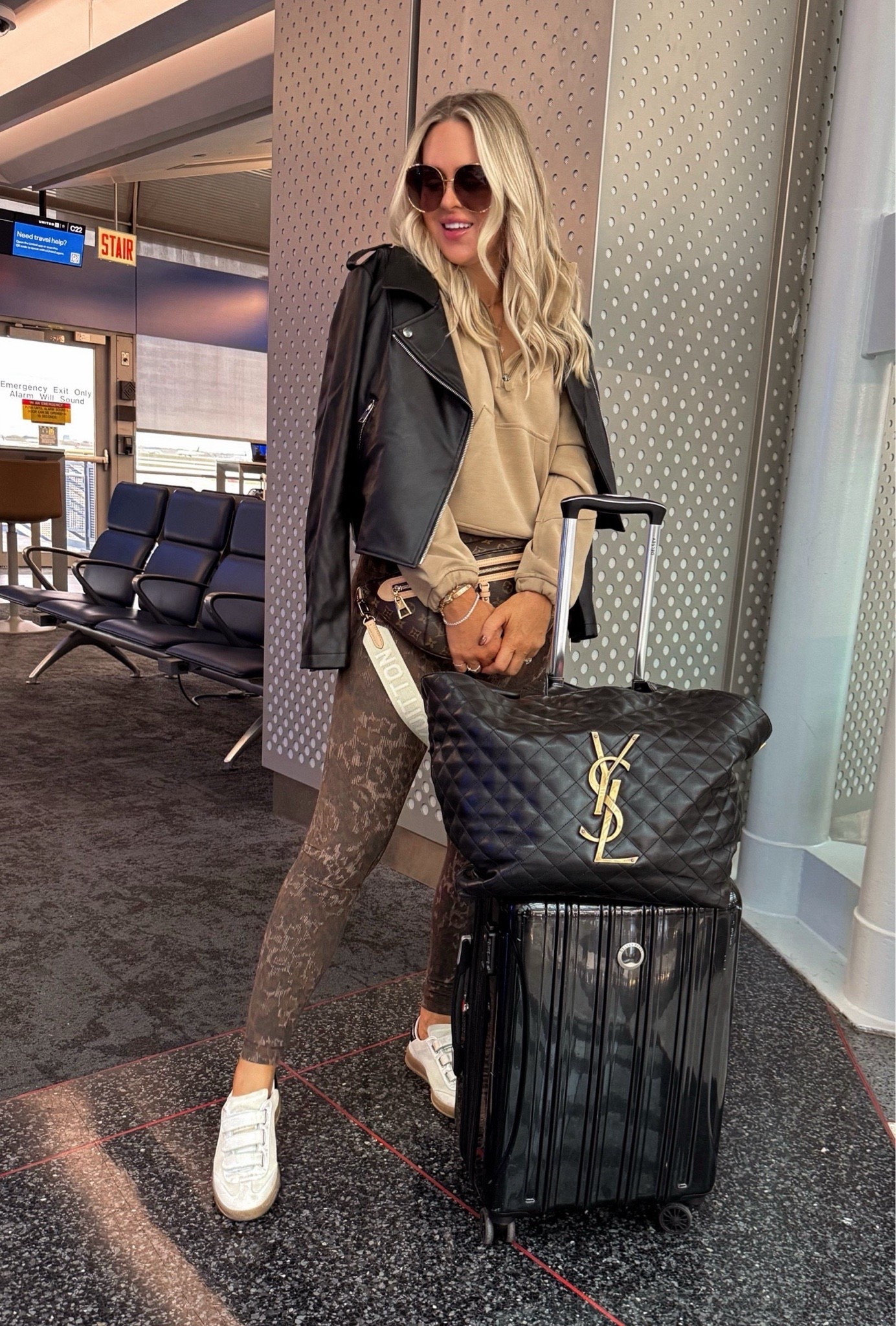 NOW RESTOCKED AND 40% OFF ONLINE!!! Run! Travel fit! Lulu dropped a NEW print! 🤎😍
Leggings:4 full length 28"
Top:4
Jacket: small 

Leggings. Travel fit. Lululemon. Leopard.

#LTKSaleAlert #LTKTravel #LTKActive