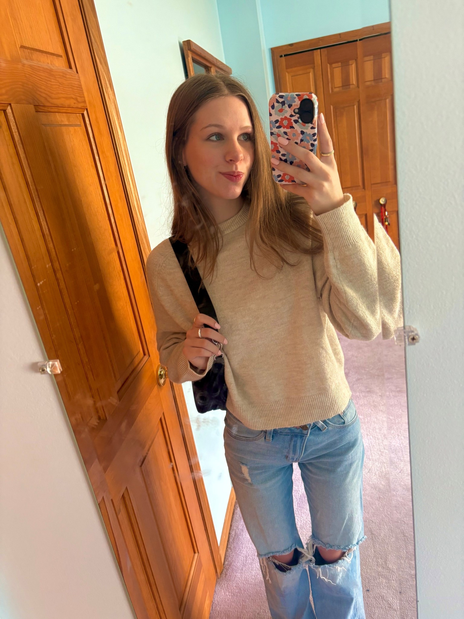 they don't have this color anymore, but sweater!

#LTKStyleTip