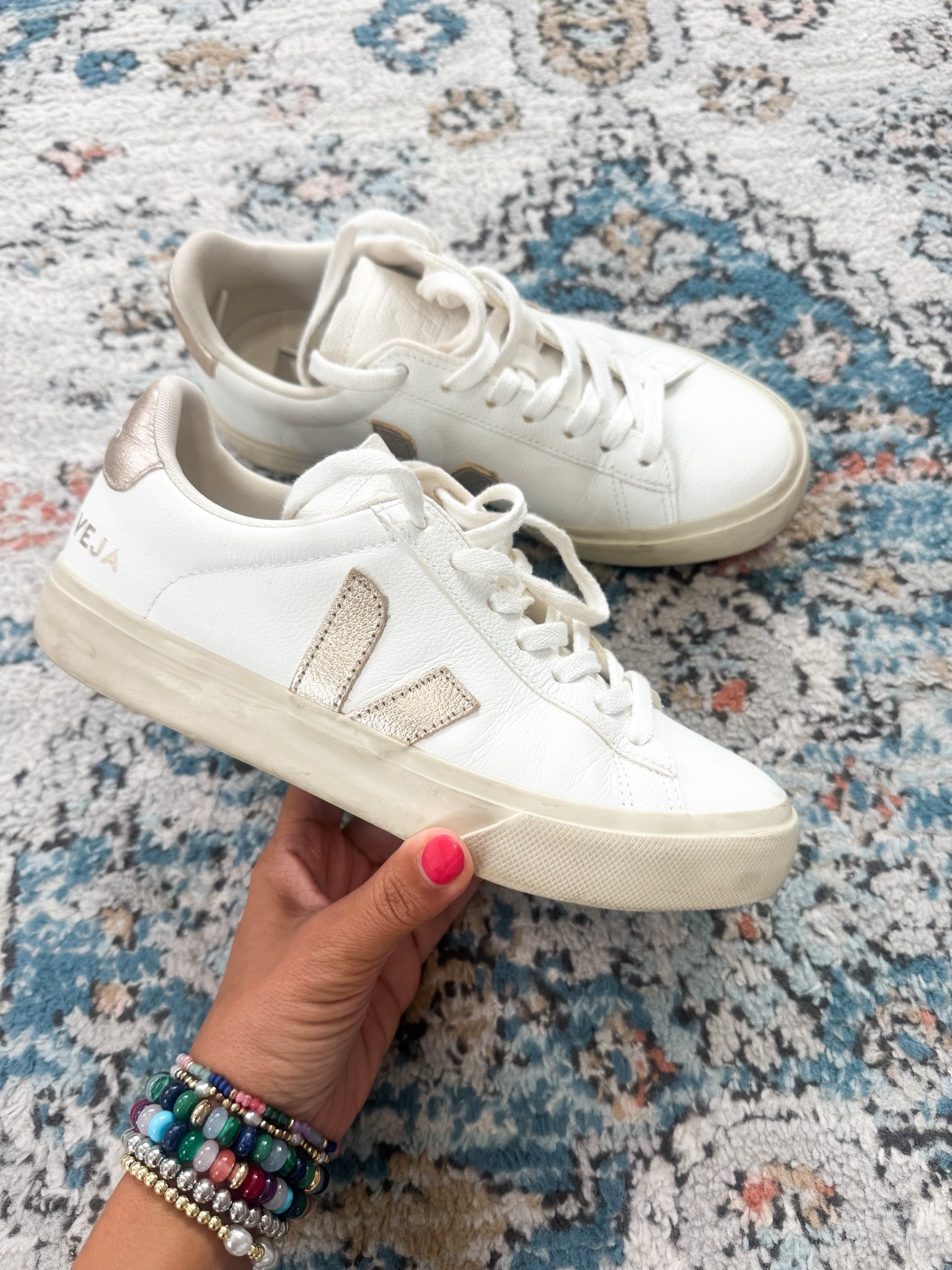 I’ve had these for years and they are a classic white sneaker that is comfortable !

#LTKSaleAlert #LTKOver40 #LTKootd