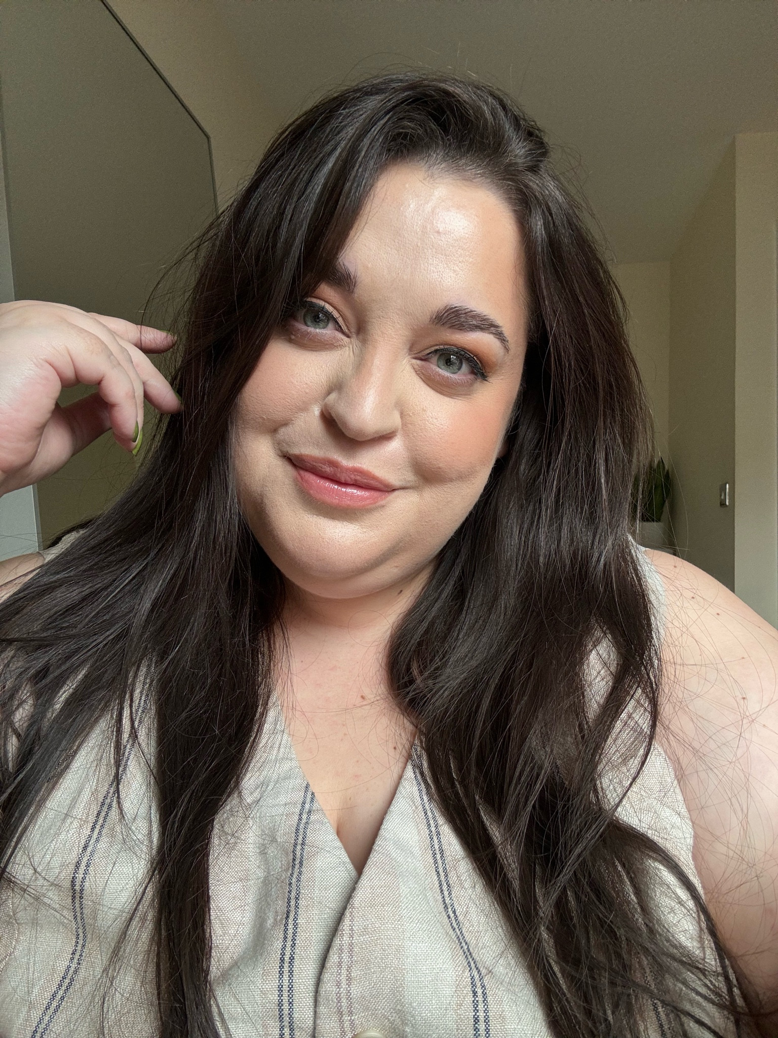 Lightweight summer makeup essentials 🌞
🌞Hydrated skin - Hyaluronic acid and Ceramides are my non negotiables.
🌞SPF - a MUST
🌞Lightweight foundation 
🌞 Multi Tasker Better Than Filters
🌞Bronzer - essential
🌞Gorgeous Rimmel Thrill Seeker 
Mascara - worth the hype!
🌞Clear gloss - simple yet effective.


#LTKbeauty #LTKxBoots #LTKuk