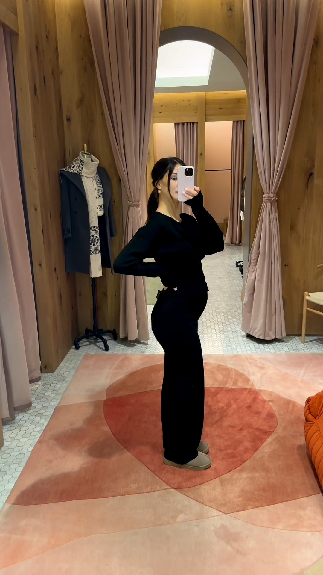 20 weeks 🦢 bump-friendly outfit from Aritzia 🖤

#LTKBump #LTKmomlife #LTKStyleTip