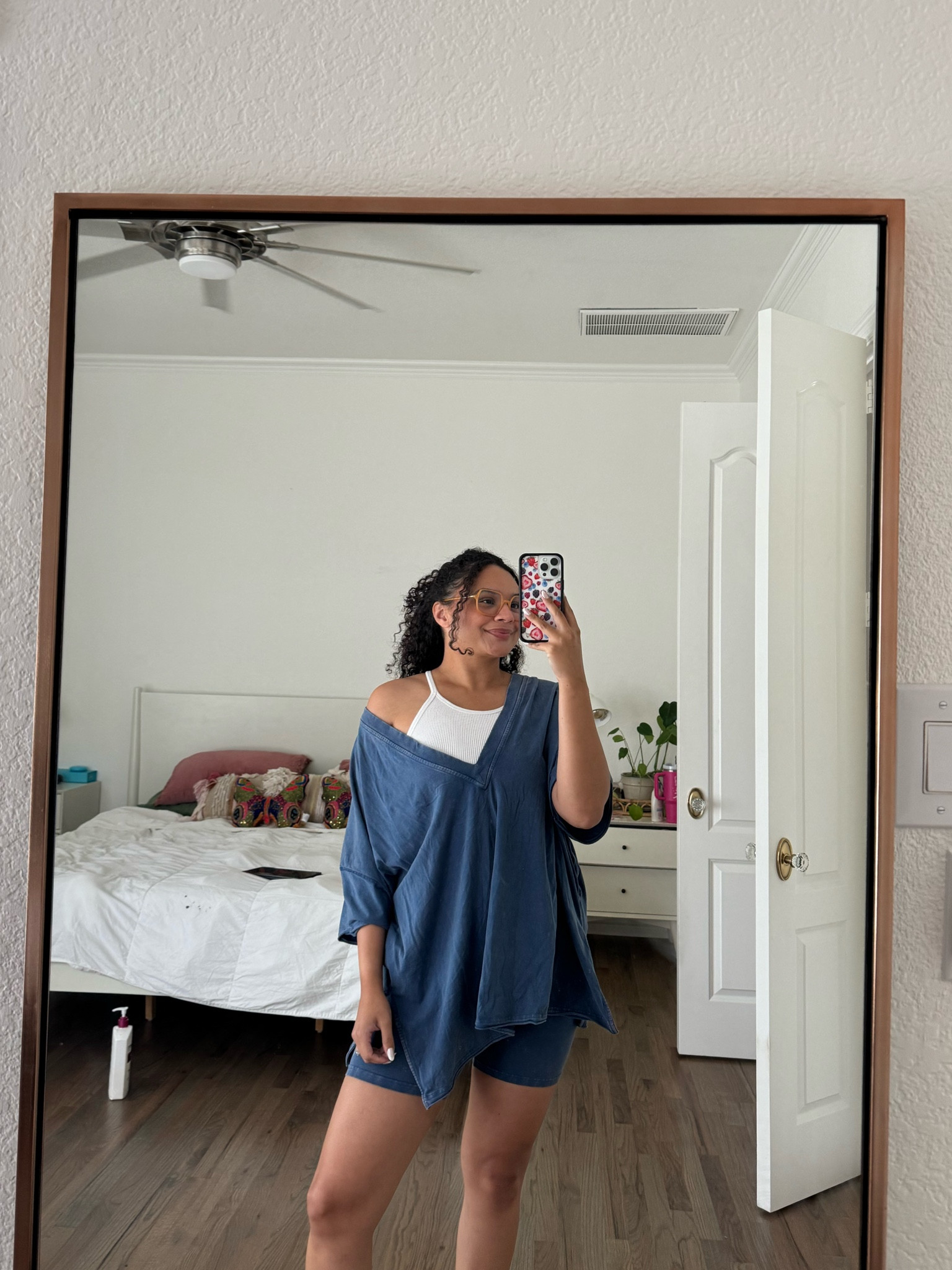 wearing a S in the set
wearing a xs/s in the tank