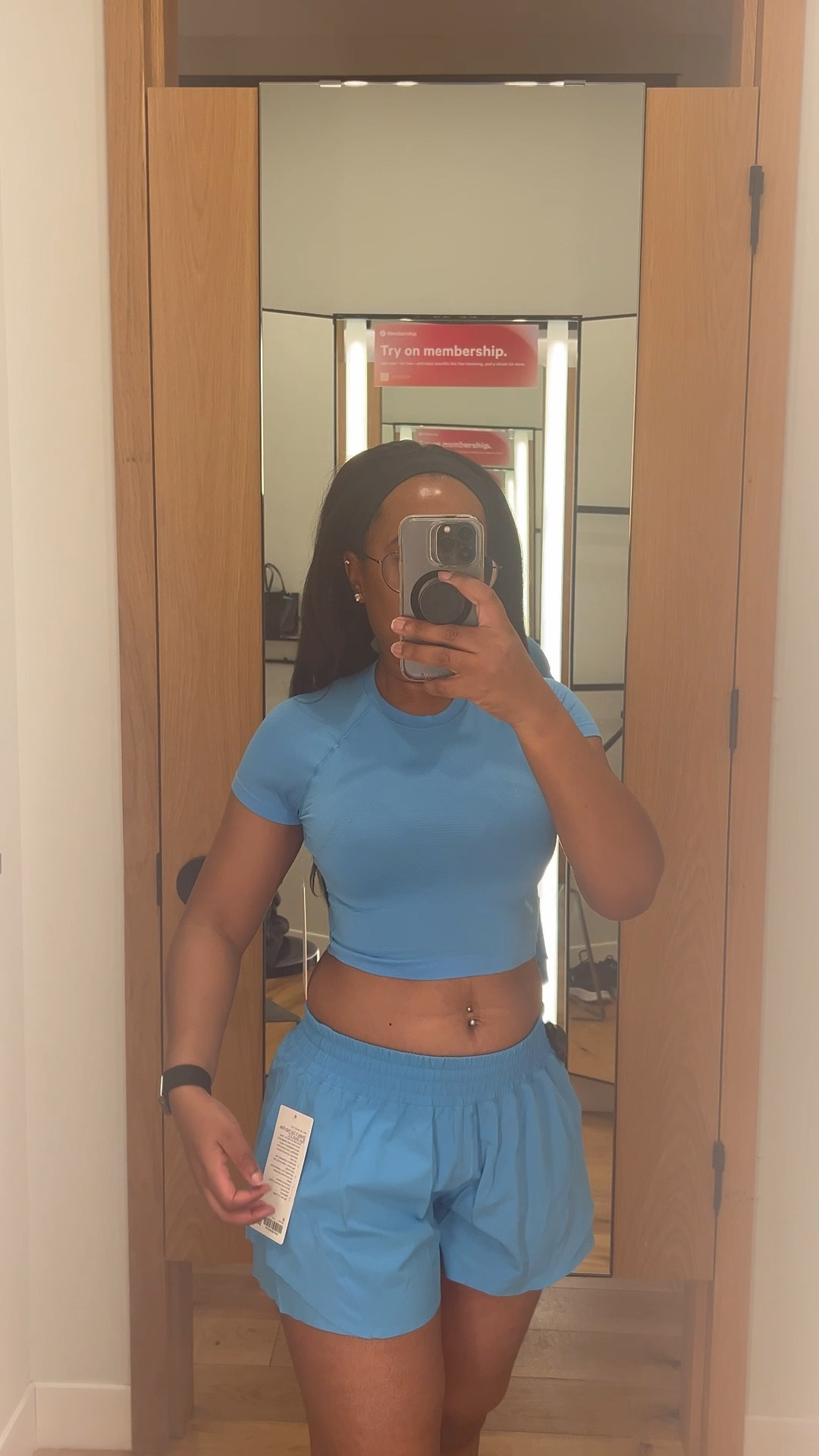 Matching Workout Set

Top: size 6
Bottom: Medium

Trending Colour:  ocean Wave