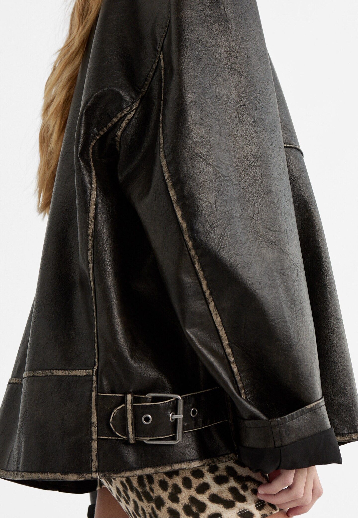 Leather effect jacket with seam details - Women's fashion | Stradivarius United Kingdom | Stradivarius (UK)