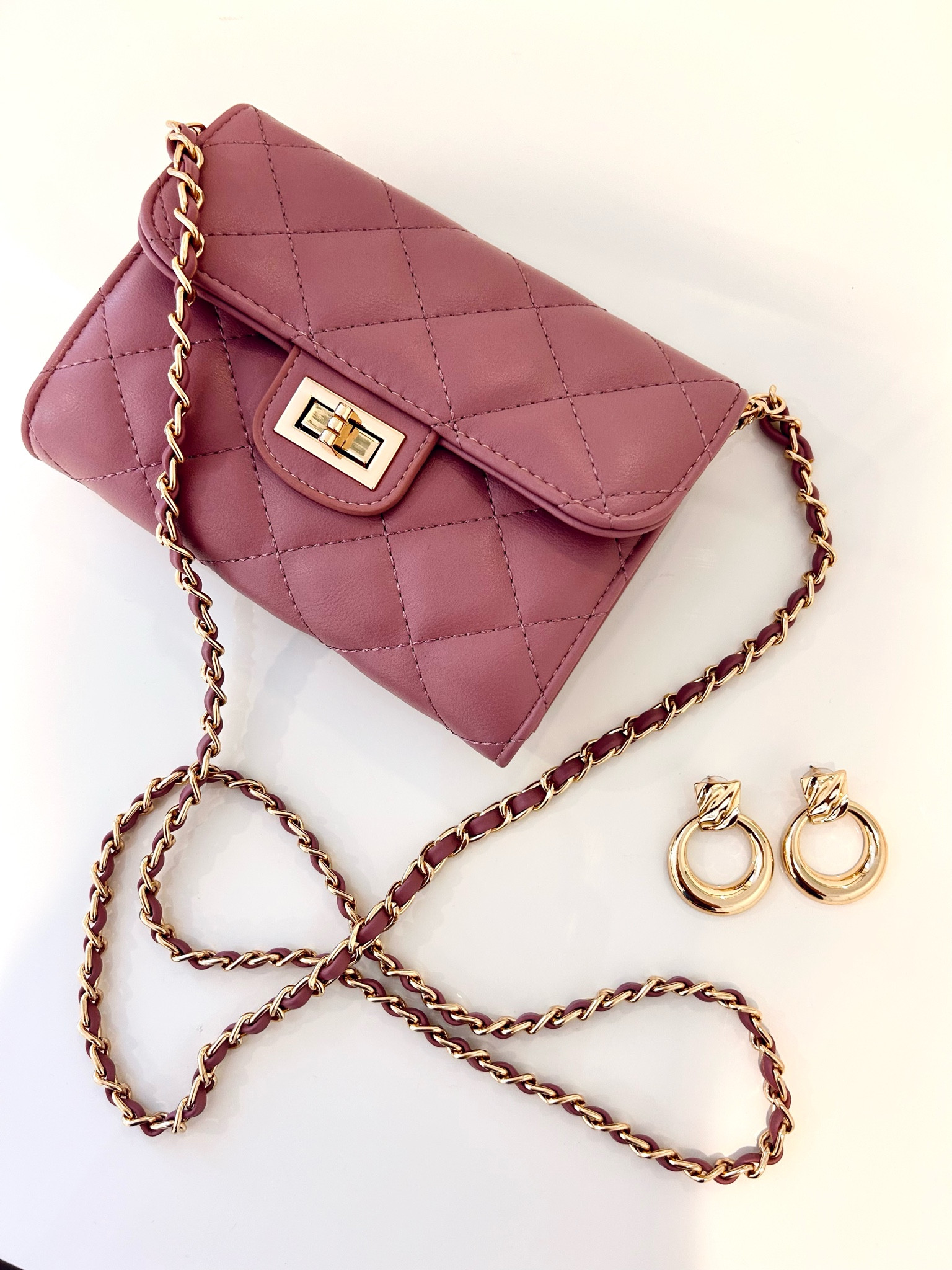 A few @vicidolls accents to head into the weekend 💕 use code CASSIESAVE30 for 30% off of the entire site! #vicipartner 

#LTKSeasonal #LTKFallSale