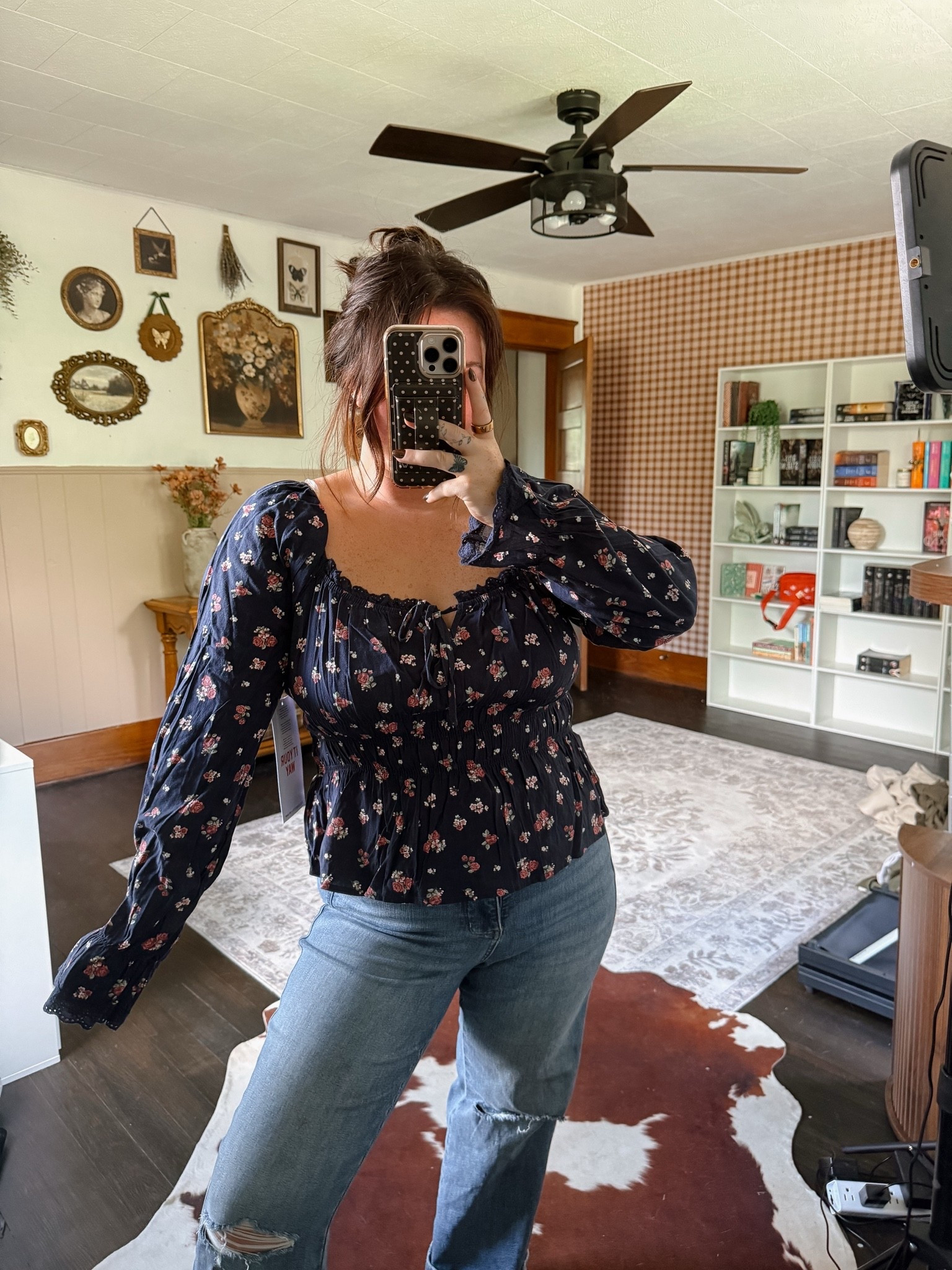 How cute is this floral top?! Perfect for a casual day and easy to dress up!

#LTKootd #LTKMidsize #LTKBeauty