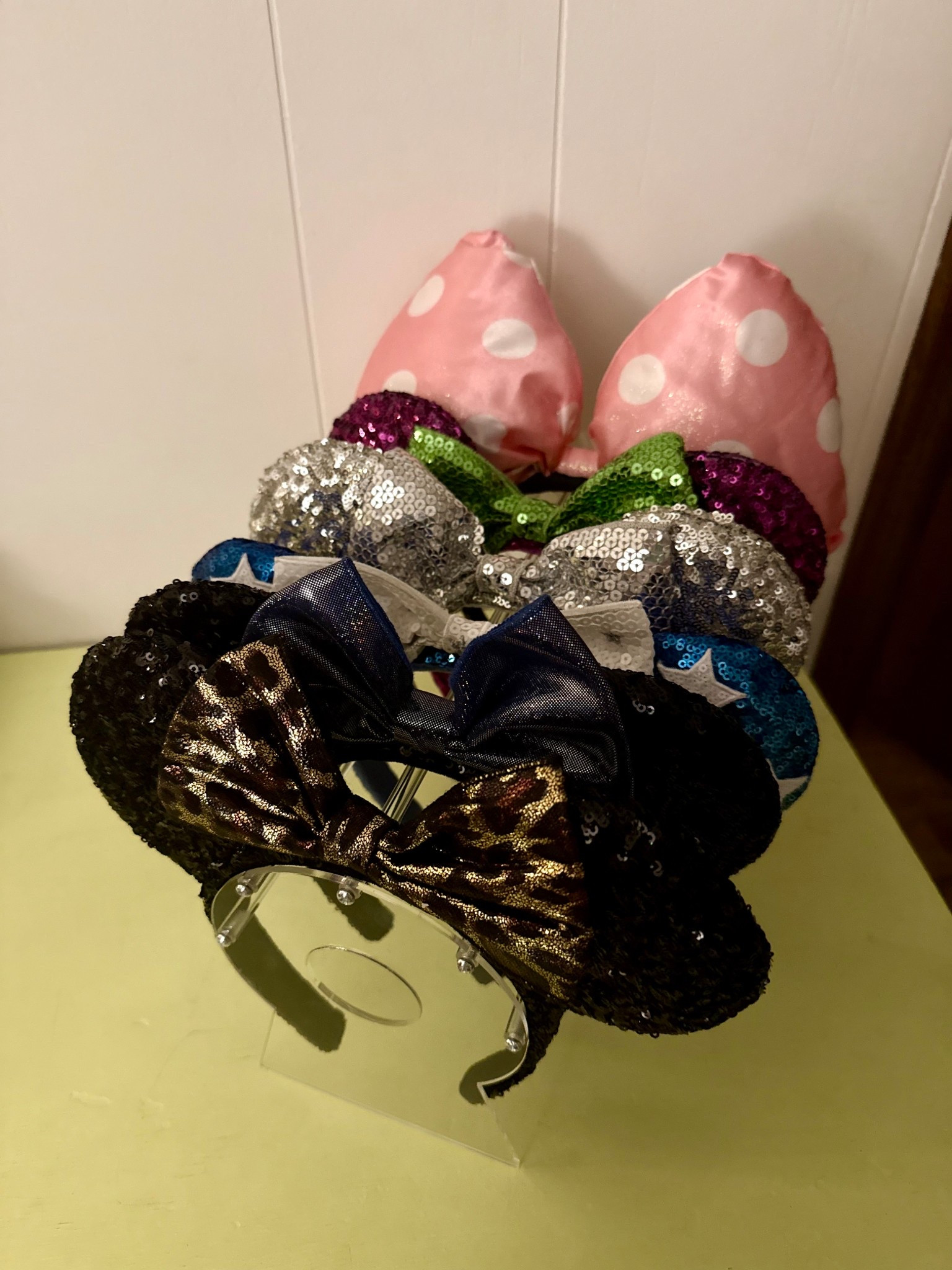 Disney ear holder! 🎀🐭 

#disney #ear #ears #minnie #amazon

#LTKmomlife #LTKSeasonal #LTKKids