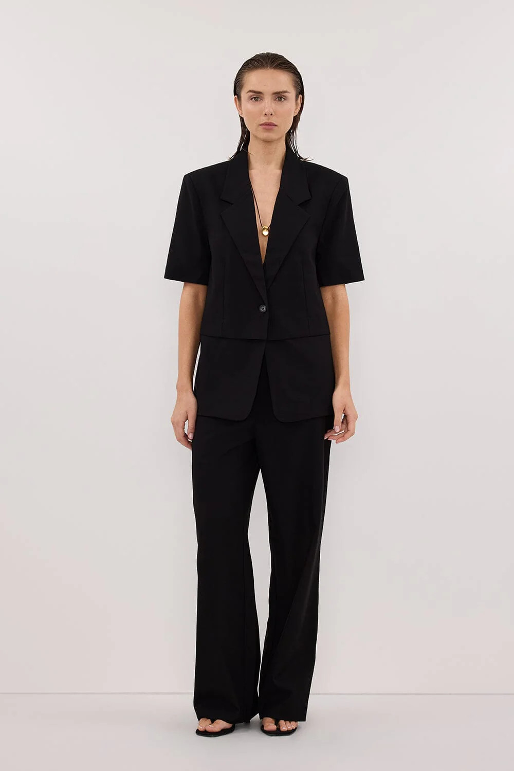 RITA BLACK SHORT SLEEVE BLAZER | DISSH