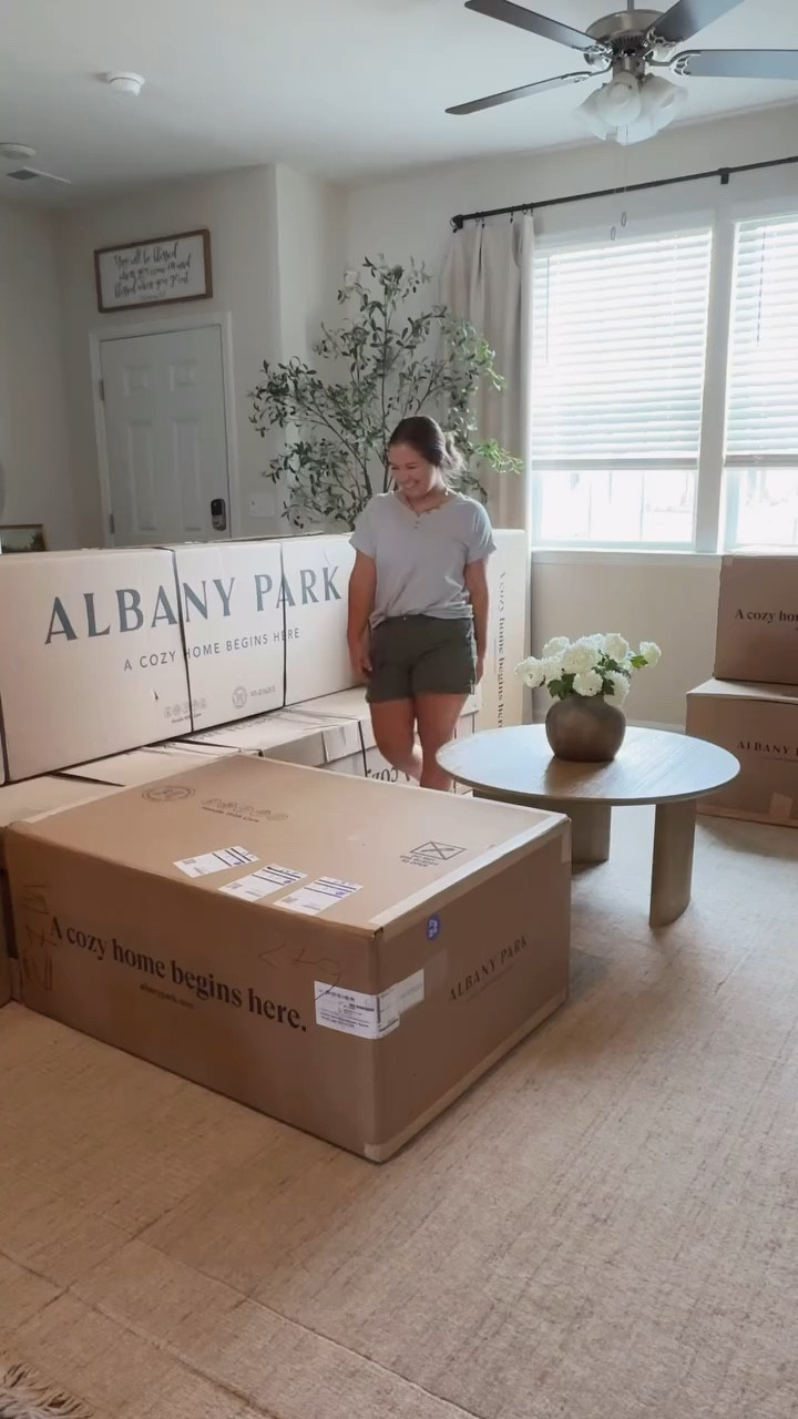 Comment “YES PLEASE” for the link! 🔗 

Don’t have kids or pets? I finally found a couch with high performance and stain resistance fabric that doesn’t brake the bank 👏🏼 

PS: it’s also on sale 😉 

#makeyourhouseahome #cozyhome #livingroominspiration #livingroomfurniture #petfriendly #whitecouch #neutralhomedecor #livingroom #affordablehomedecor

#LTKWatchNow #LTKHome