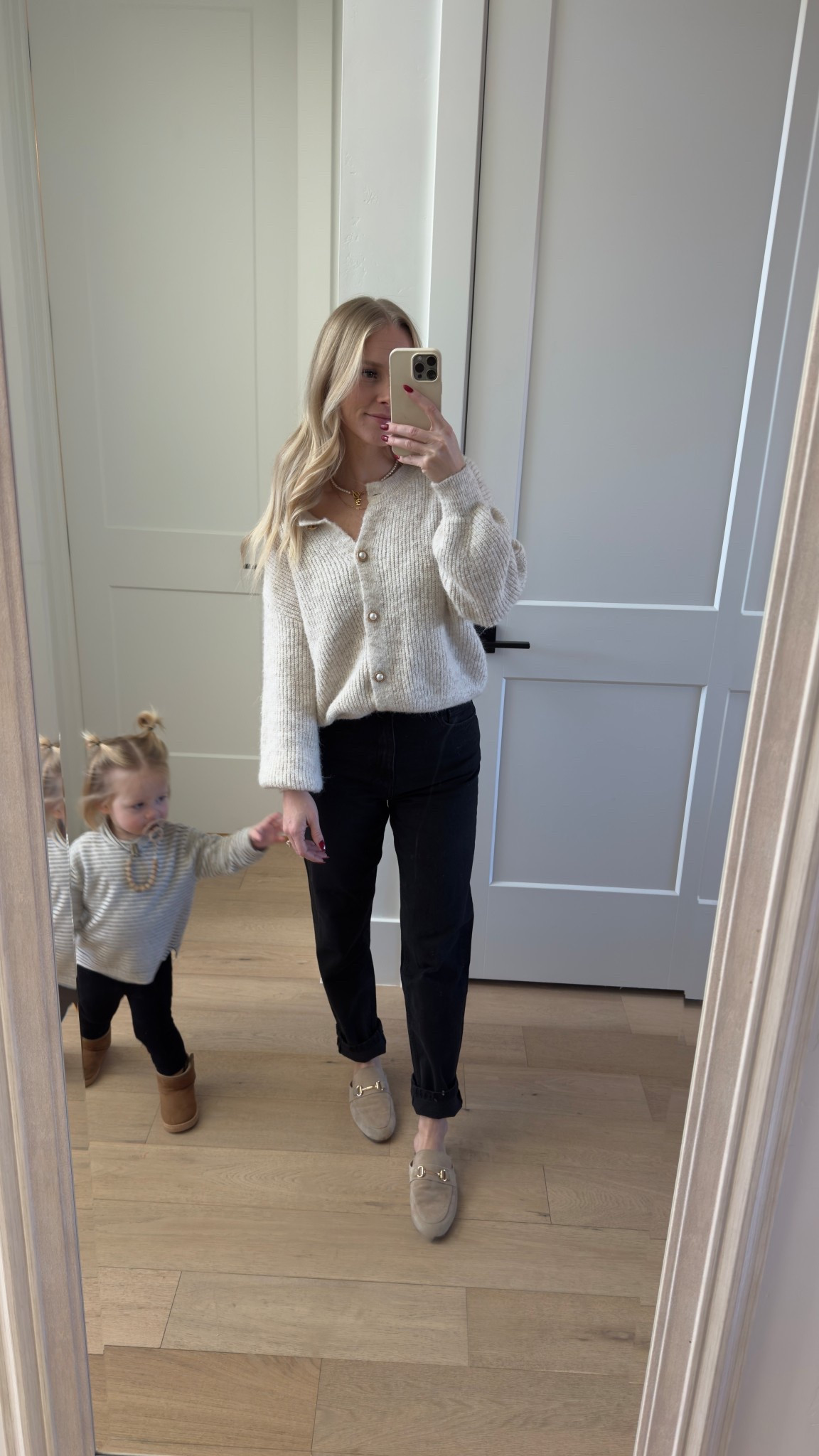 Pearl button cardigan from easy clothes ✨

#LTKootd #LTKHoliday #LTKgrwm
