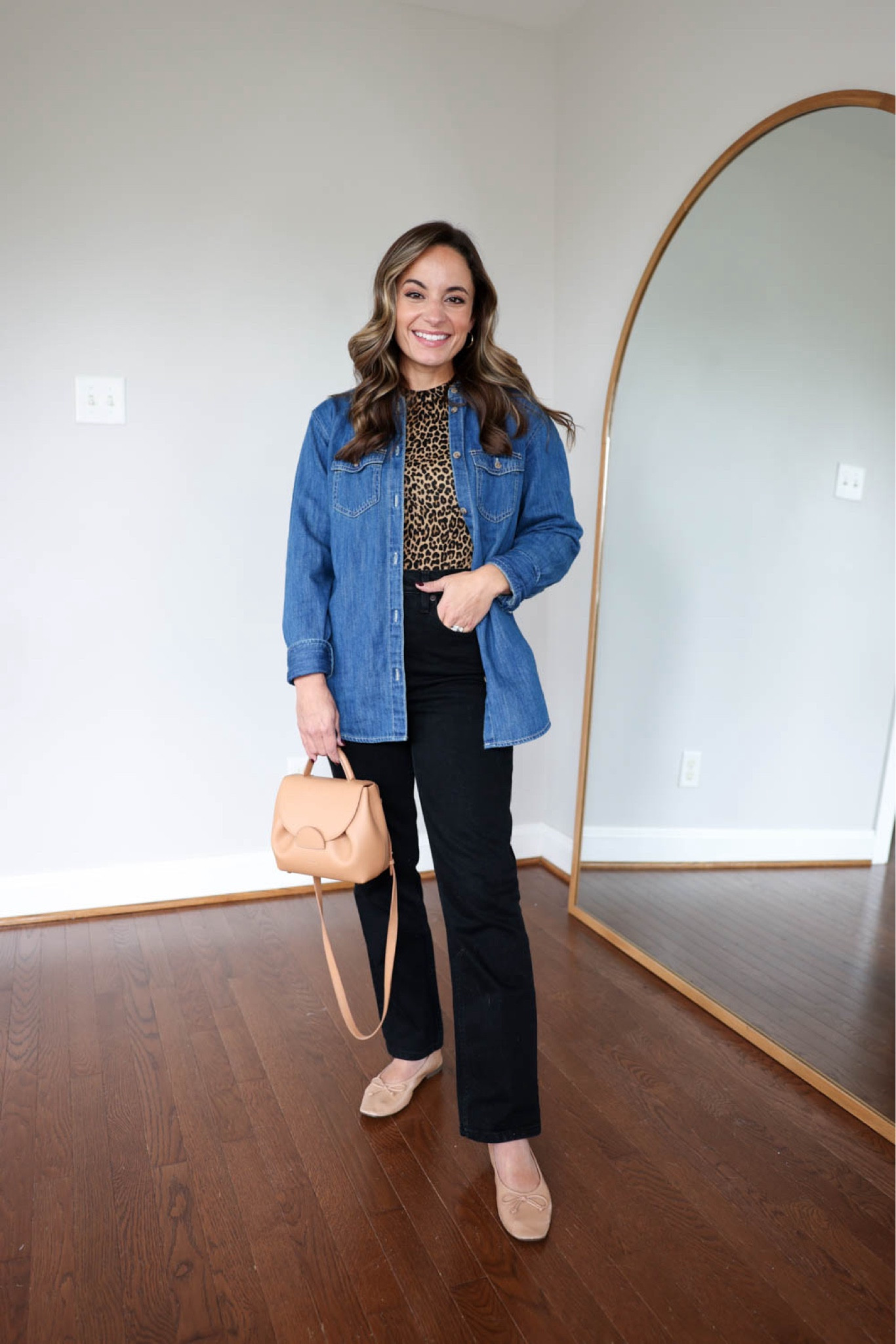 2024 fall casual capsule wardrobe series: black jeans! 

Leopard sweater (j.crew): xxs 
Denim shirt (j.crew): petite xxs 
Black jeans (Abercrombie): 24 extra short also linking two other black jeans options  
Shoes are tts 
Bag is from Polene, the un nano in textured tan 

My measurements for reference: 4’10” 105lbs bust, waist, hips 32”, 24”, 35” size 5 shoe. 25” inseam measurement to my ankle bone.
