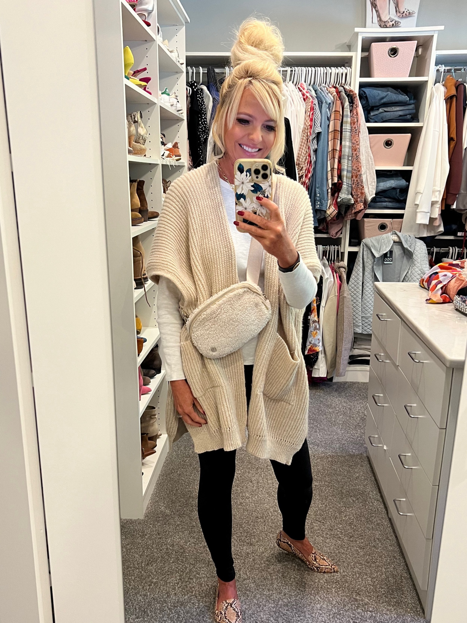 This cape is such a fab #walmart find and only $27. Great #fall outfit #fallfashion

#LTKfindsunder50 #LTKtravel #LTKstyletip