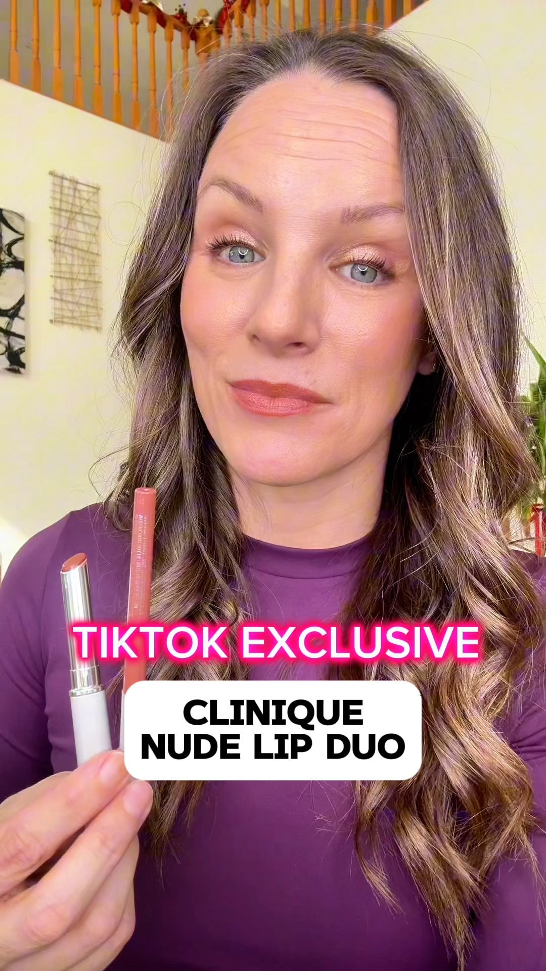 This Clinique Nude Lip Duo is my new easy everyday lip. Nude Honey gives that sheer glossy tint, and the Quickliner in Neutrally adds the perfect soft definition without ever looking overdone.


#clinique #nudeberry #nudelip #nudelipcombo 