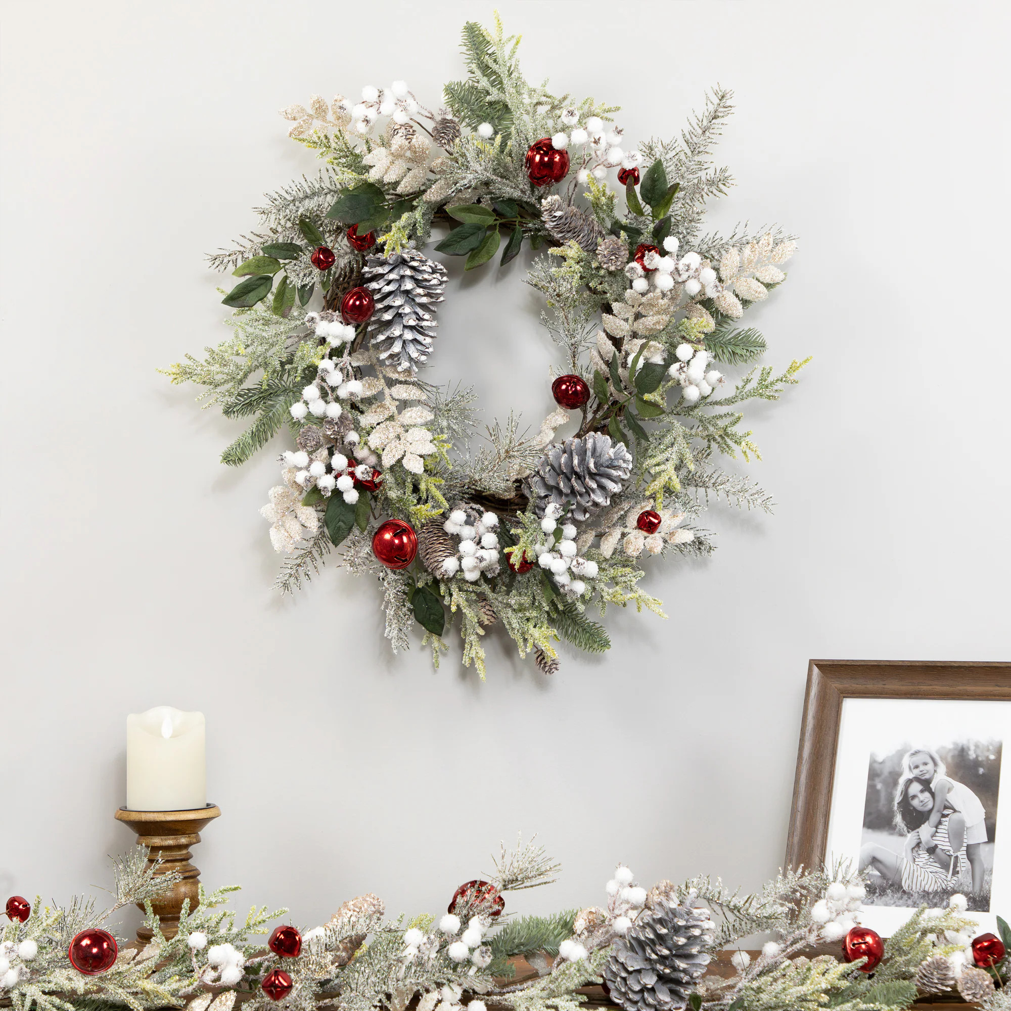 Northlight 24-in Indoor/Outdoor (non powered) Green Pinecones Artificial Christmas Wreath | 35251062 | Lowe's