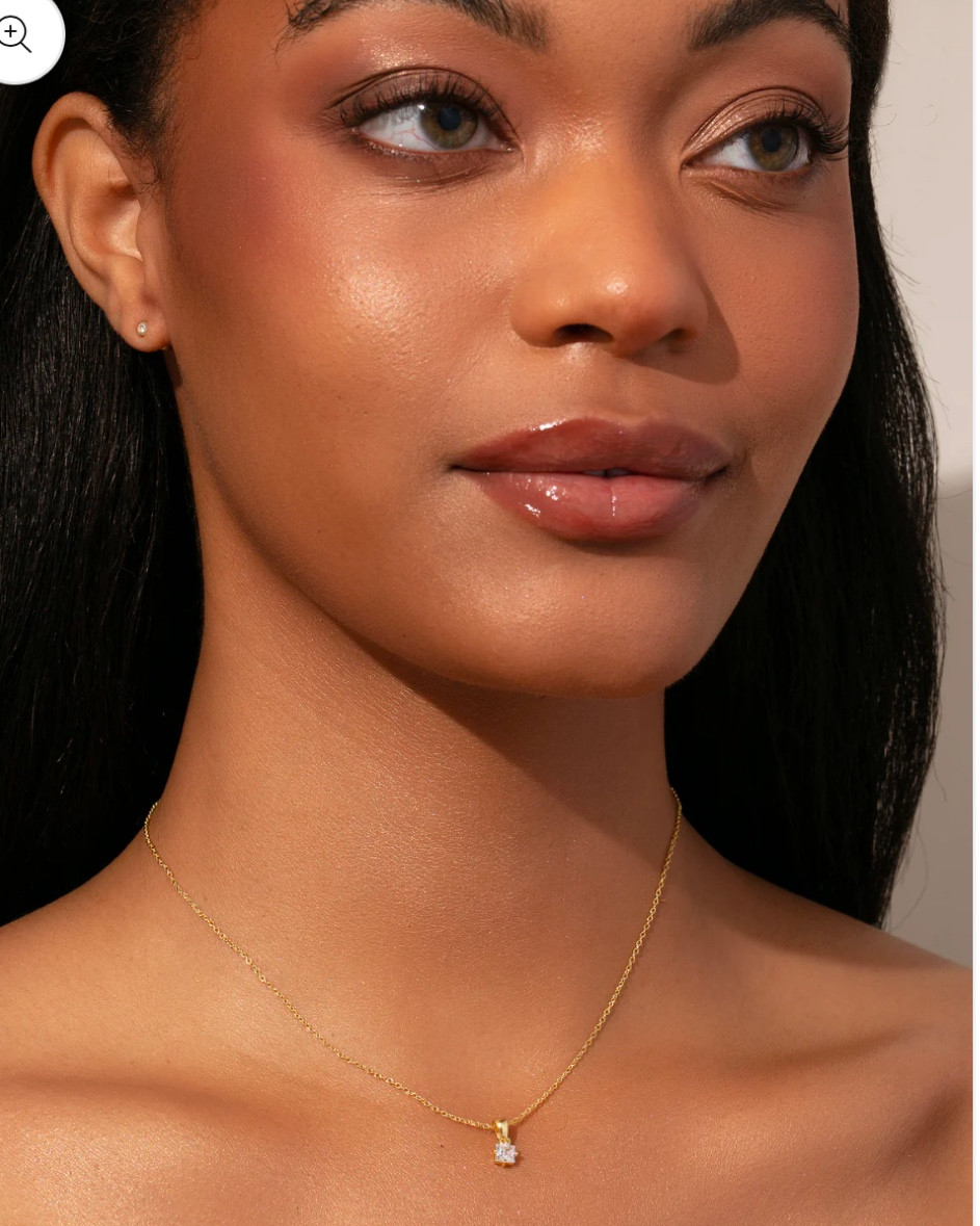 Dainty diamond necklace 