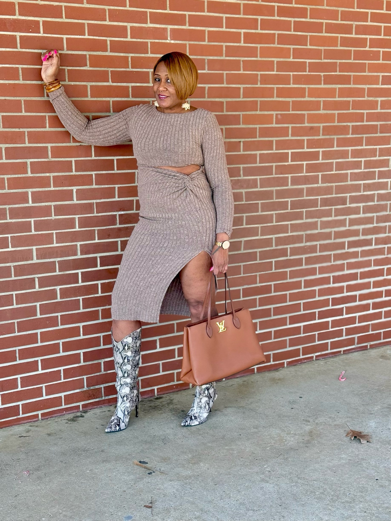 Peek a boo dress

#LTKSeasonal #LTKSaleAlert #LTKOver40