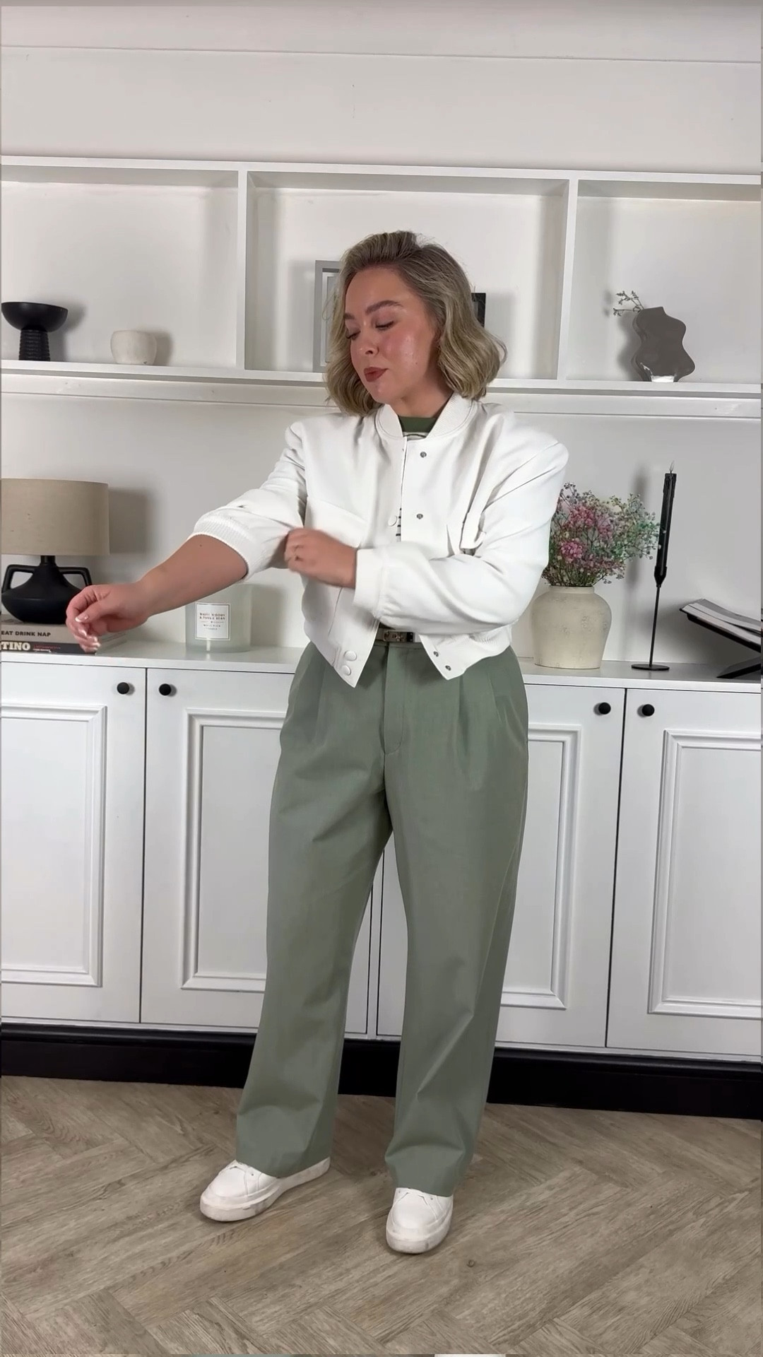 MIDSIZE TROUSER RECOMMENDATION 📢 

I wear an L or XL in these (different sizes for different pairs because of weight fluctuation) and I have them taken up slightly if I wear them with flats (I’m 5ft 2 and a half) 

#LTKmidsize #LTKworkwear #LTKstyletip