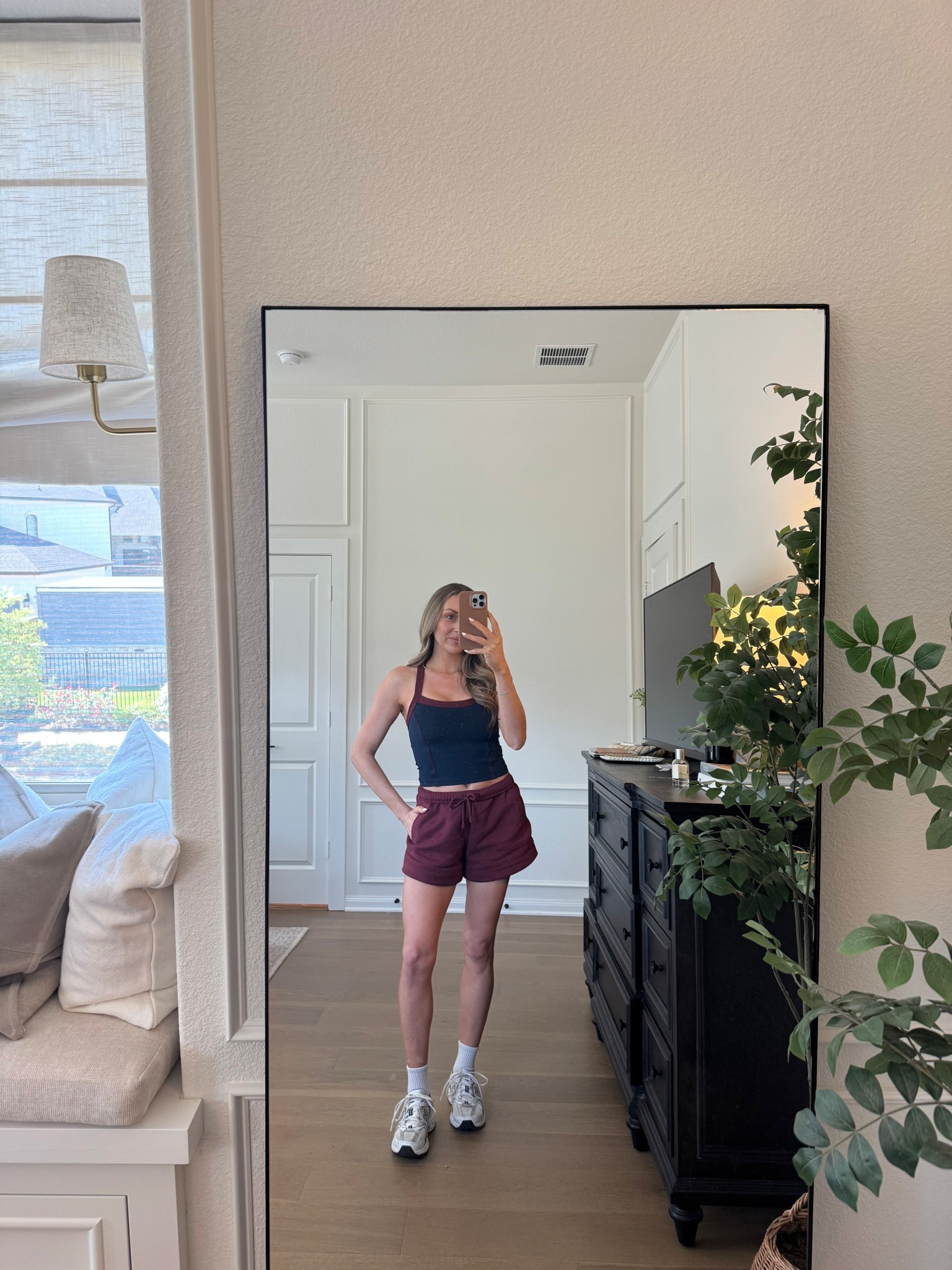 New set from lulu! 

Top - size 4
Shorts - size XXS (they are a bit oversized)

#LTKfitnessgoals