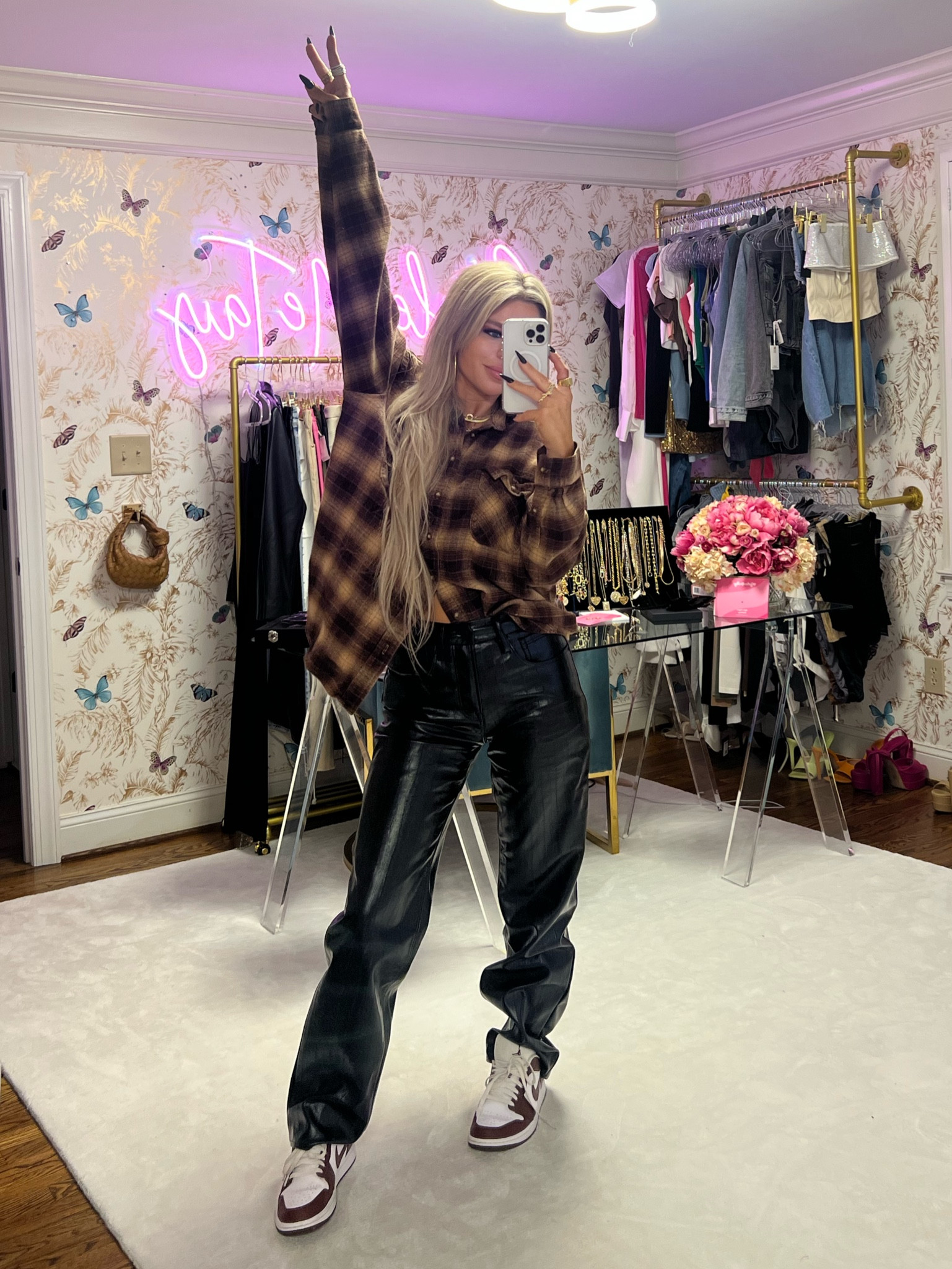 So happy it’s flannel season!! Vintage but linked similar below! 

#LTKSeasonal #LTKshoecrush #LTKstyletip