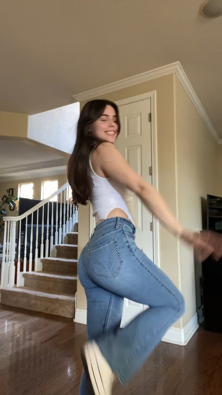 Outfit of the day!🤍😁

Hollister jeans / Hollister flare jeans / flare jeans outfits / Neutral Fashion / Neutral Outfit / that girl outfit / that girl aesthetic / vanilla girl / simple outfits / high waisted jeans outfits / basic outfits / white tank top outfits / outfits with white tank top / white converse outfits / medium wash jeans outfits

#LTKFindsUnder100 #LTKVideo #LTKFindsUnder50