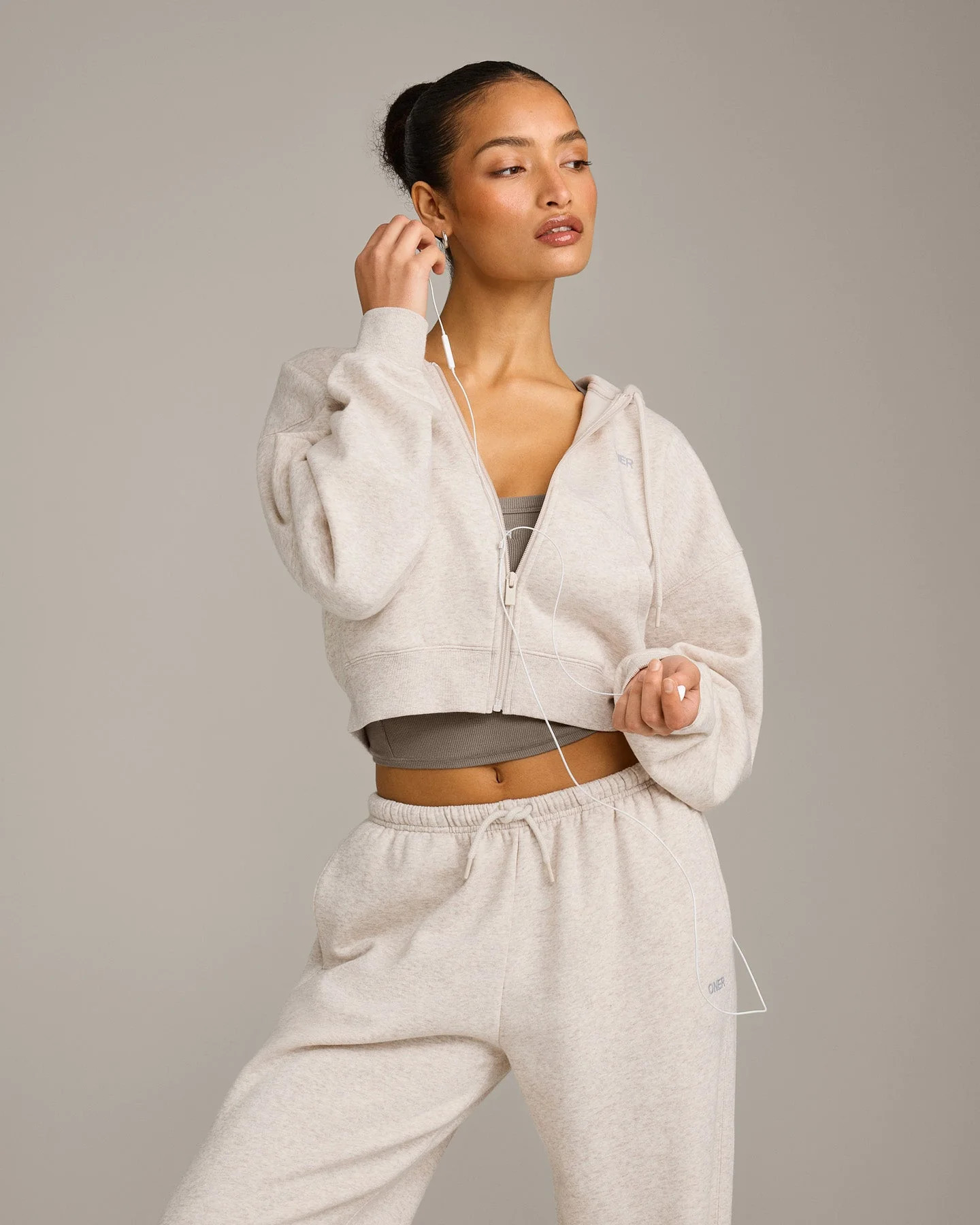 Foundations All Season Cropped Zip Up Hoodie
Oat Marl | Oner Active (UK / US)