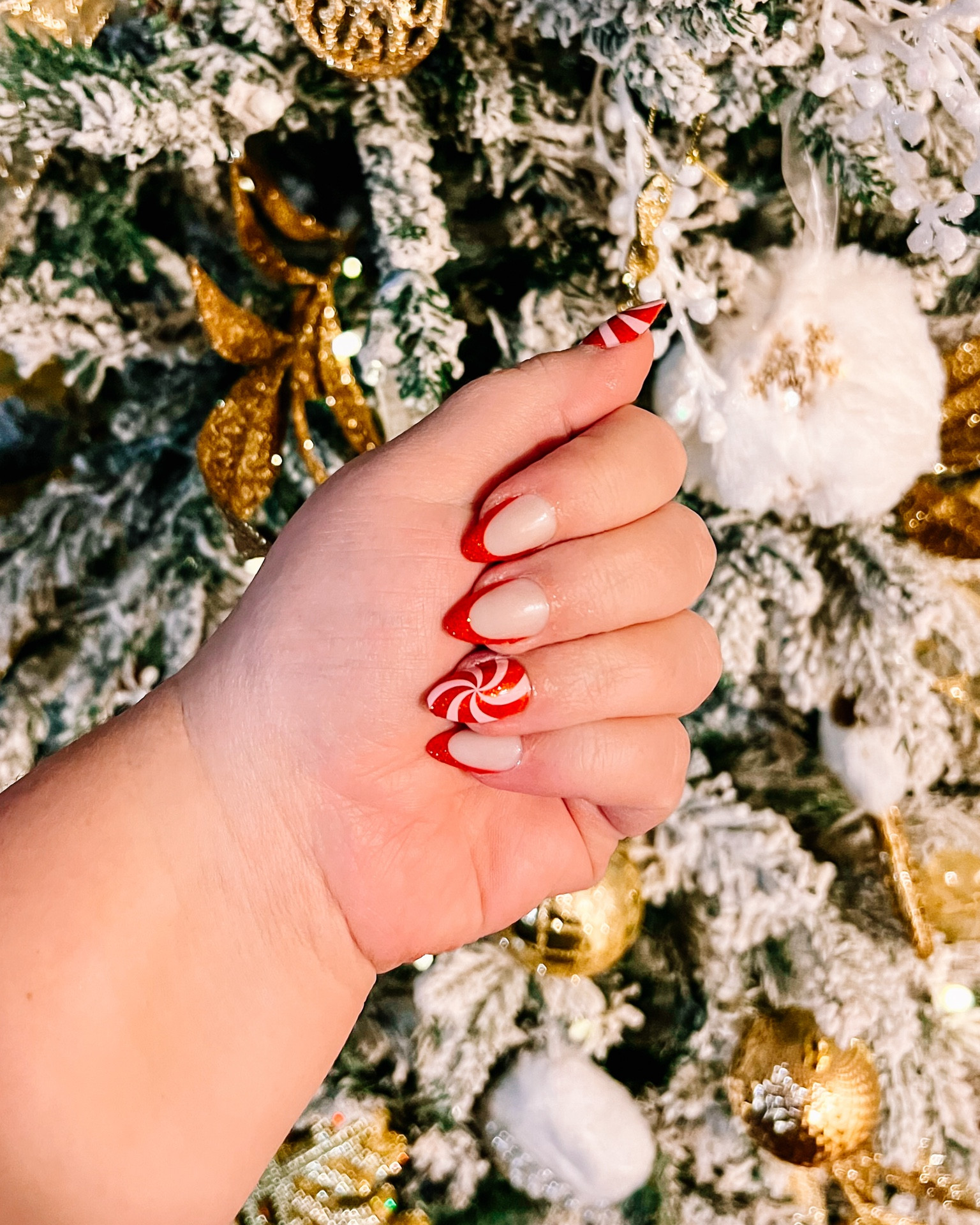 Christmas press on nails by Olive and June 💅🏻🎄❄️🎅🏻

#LTKBeauty #LTKGiftGuide #LTKHoliday