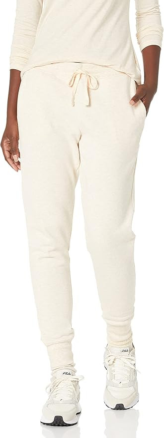 Amazon Essentials Women's French Terry Fleece Jogger Sweatpant (Available in Plus Size) | Amazon (US)