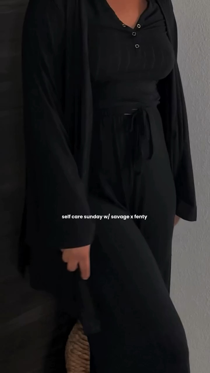 What’s a self care sunday without @savagexfenty ? 🖤

SavageXFenty has the absolute BEST lounge wear. It gives luxury. The quality is unmatched and everything is so soft and comfy! 

The set I’m wearing is the Sleek Stitch Sleep Henley paired with the Sleek Stitch Mid Rise Sleep Pant w/ the Robe to match. 

Definitely tall girl friendly as well because the pants are SO long. 😍

#savagexfentyambassador #savagexambassador #noteasilybrokan #explorepage #explore #soft #softlife #softsunday #selfcare #selfcaresunday #sundayreset #sundayresetroutine #lifestyle #lifestyleblogger #lifestyleinfluencer #lifestylecreator #dallas #dallasinfluencer #dallasbeautyinfluencer #dallaslifestyle #dallaslifestyleblogger #selflove #selfconfidence #selflovejourney