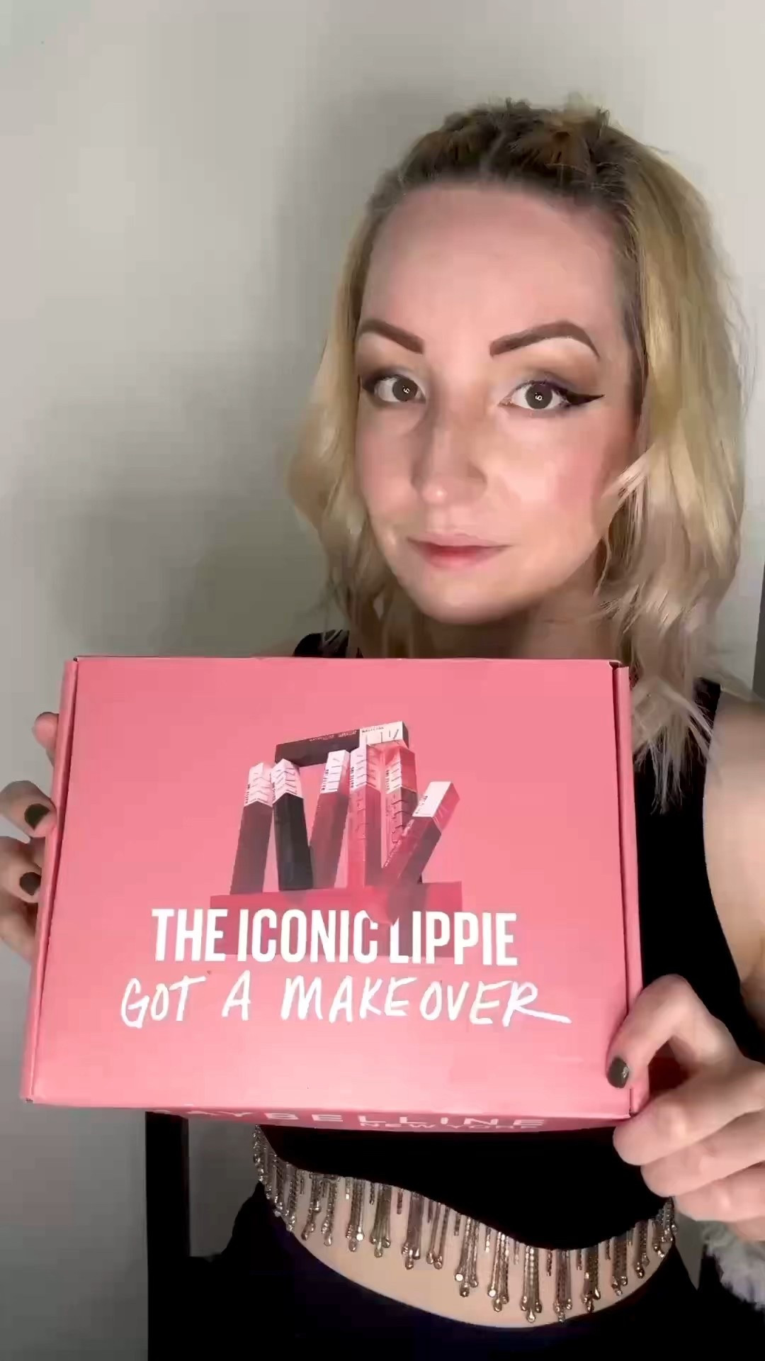 The lipstick that actually lasts all day 👏
Testing the Maybelline SuperStay Matte Ink — no touch-ups, no smudges, just 1000 kisses of wear 💋
Linked my favorite shades below! ✨
#Maybelline #SuperStayMatteInk #LongWearLipstick #MatteLipstick #DrugstoreMakeup

#LTKSaleAlert #LTKBeauty #LTKStyleTip