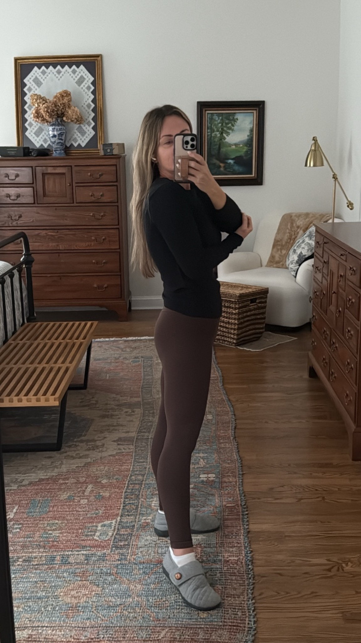 The BEST no front seam leggings
Love the brown color

These tops are $11 and are a staple in my wardrobe. 

Legging Size XS
Top small

#LTKfitnessgoals #LTKselfcare #LTKmomlife