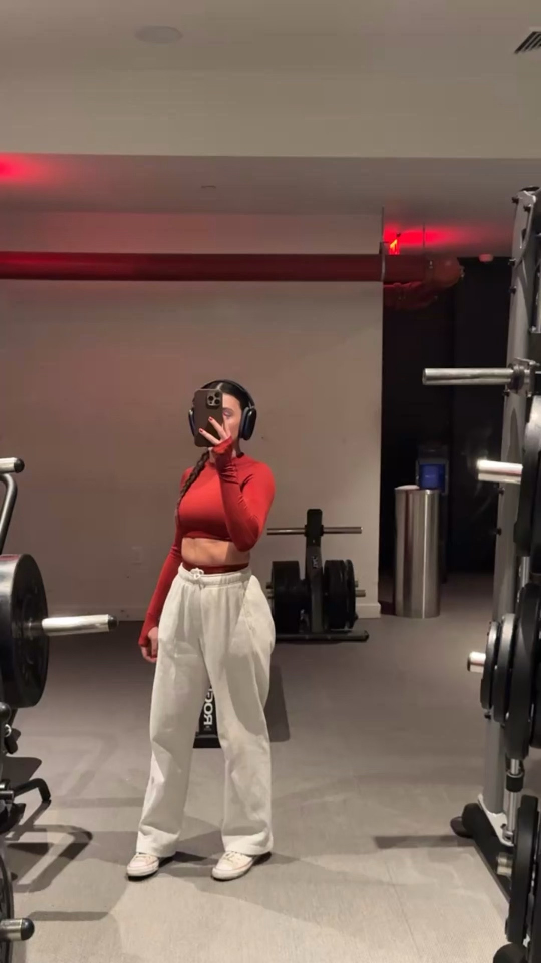 Gym fit but make it cute 💪🔥
Love a fitted long sleeve + relaxed pants combo — comfortable, flattering, and easy to move in. Wearing this on repeat for strength days & cardio. Everything linked 🤍 

#LTKdayinmylife #LTKfitnessgoals #LTKselfcare