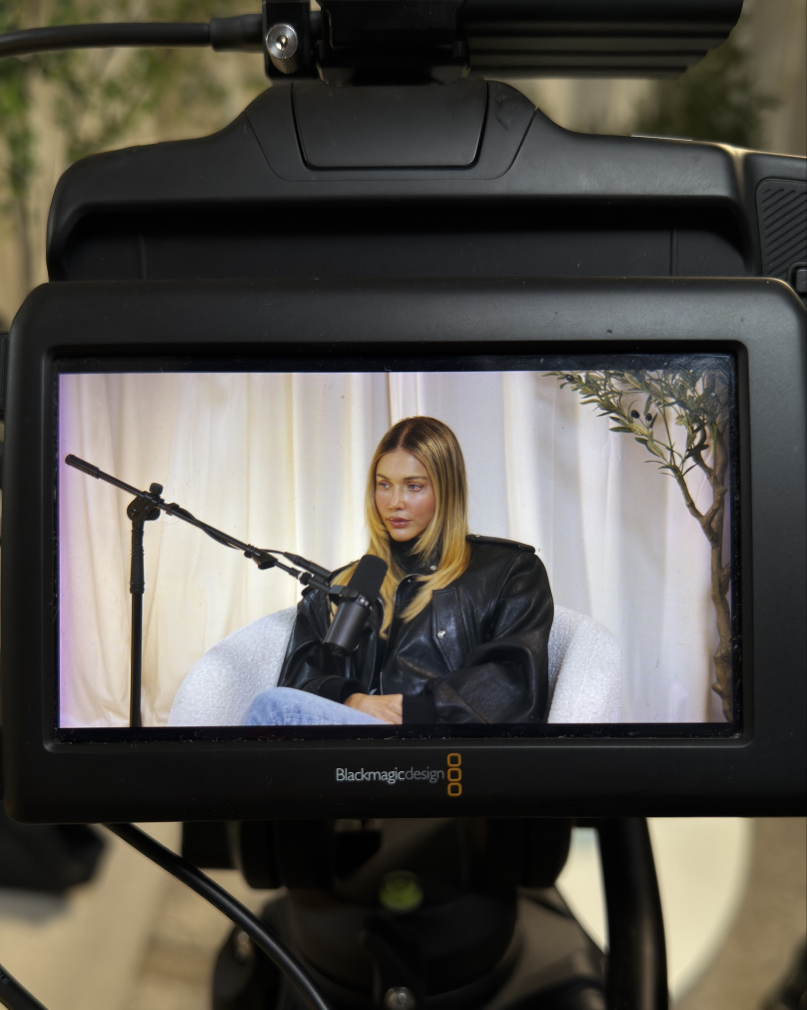 On camera makeup - I used

Haus labs foundation in 100
Patrick Ta soft sculpt light brown 
Patrick ta blush in she’s seductive 
Huda beauty liquid blush in ube cream 
Makeup forever lip liner anywhere caffeine 
Summer Fridays lip balm
Fenty eyeliner in brown 
Fenty invisimatte 
Laura Mercier eyeshadow in caramel 
Rare beauty brow gel 
Lancôme mascara in brown 