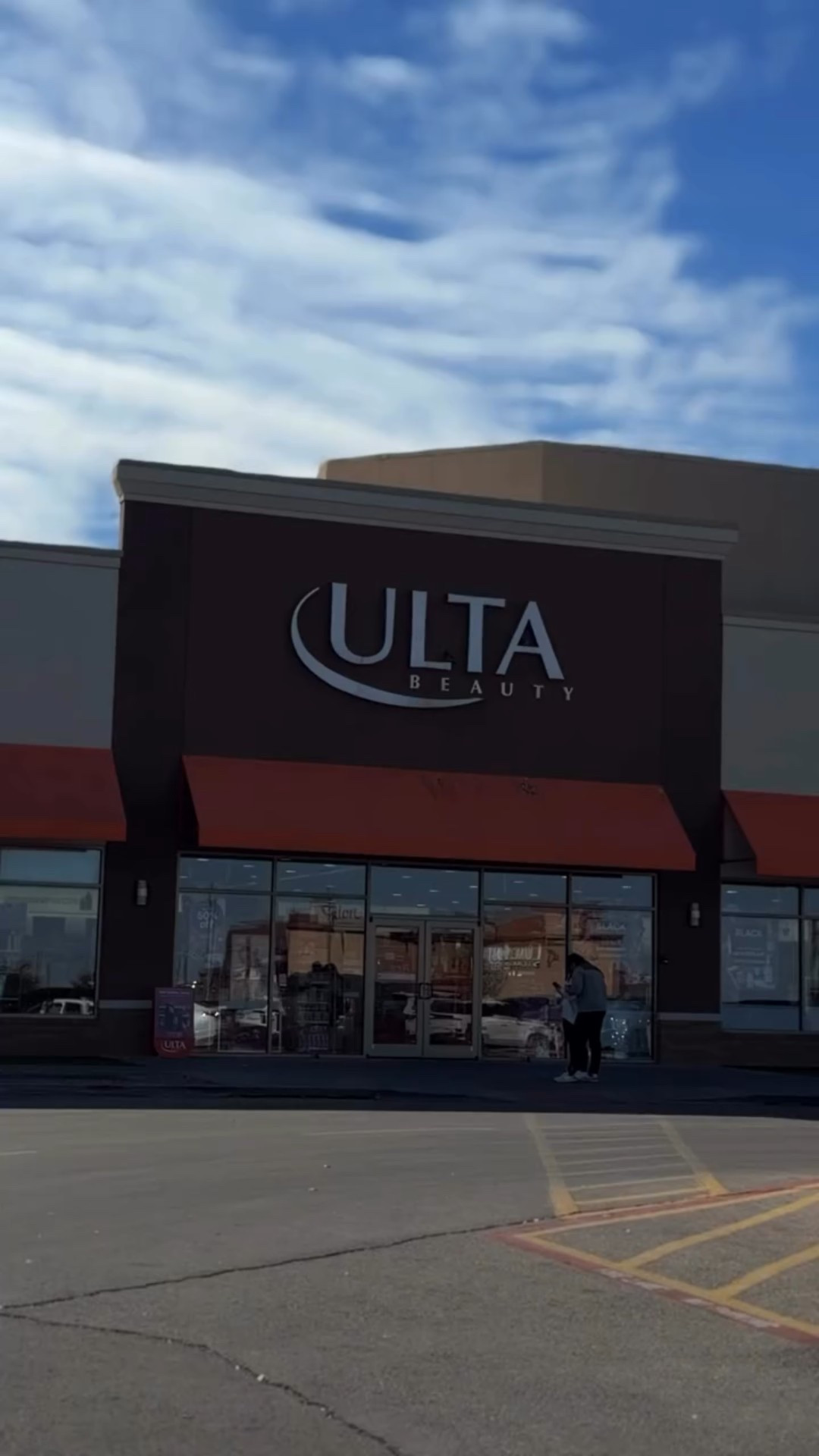 “CHASIN’ RABBIT is having an ULTA event right now, and I’ve already joined~😎”
.
.
.
.
#ChasinRabbits_at_ULTA #kbeauty #skincare #eyecream #shopwithme @chasinrabbits.global