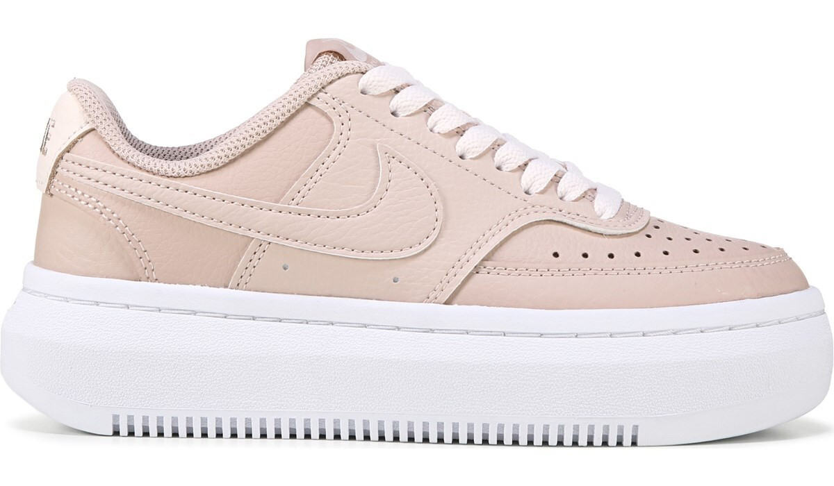 Nike | Famous Footwear