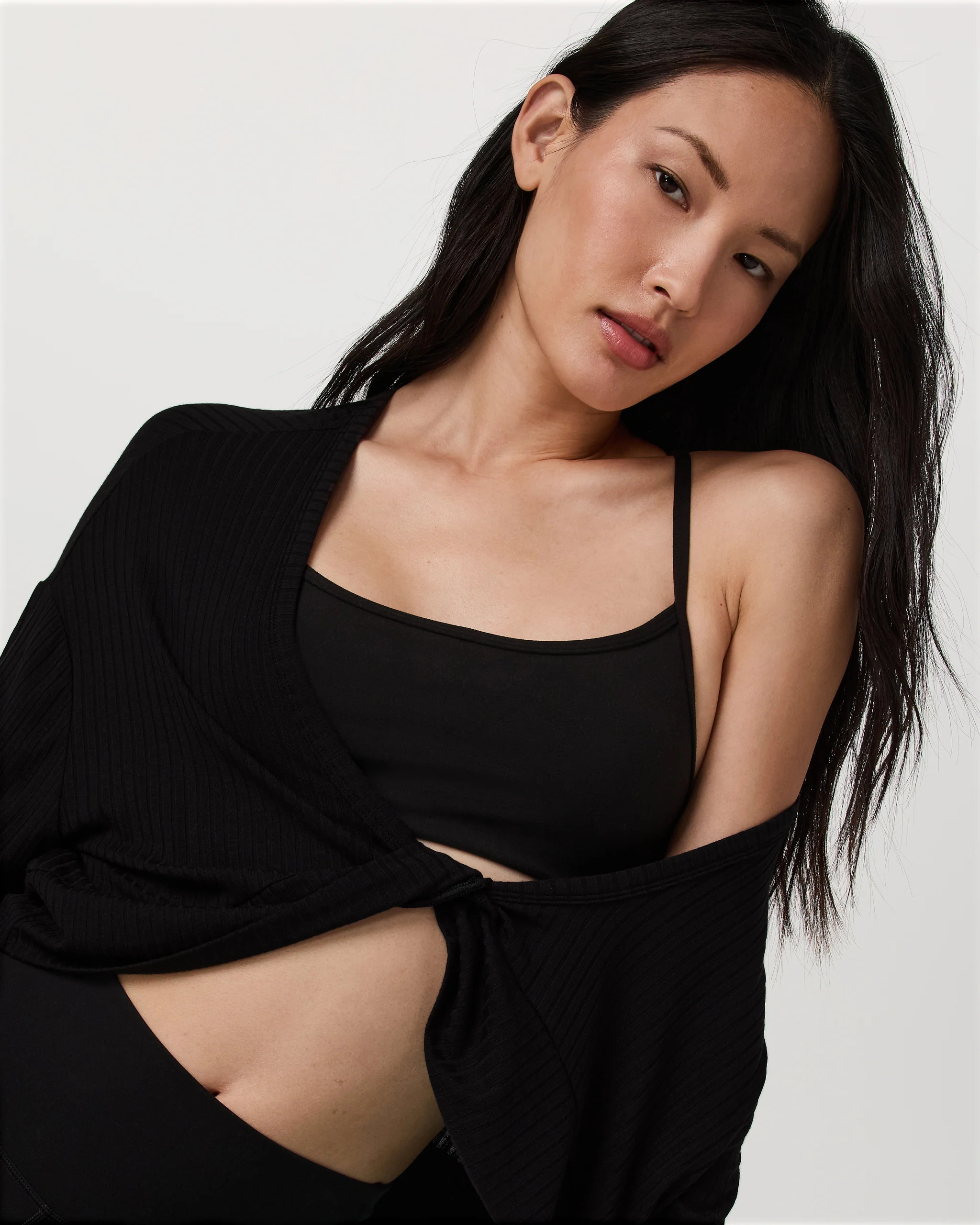 Long Sleeve Twist Top | Women's Black Twist Top | Vuori | Vuori Clothing (US & Canada)
