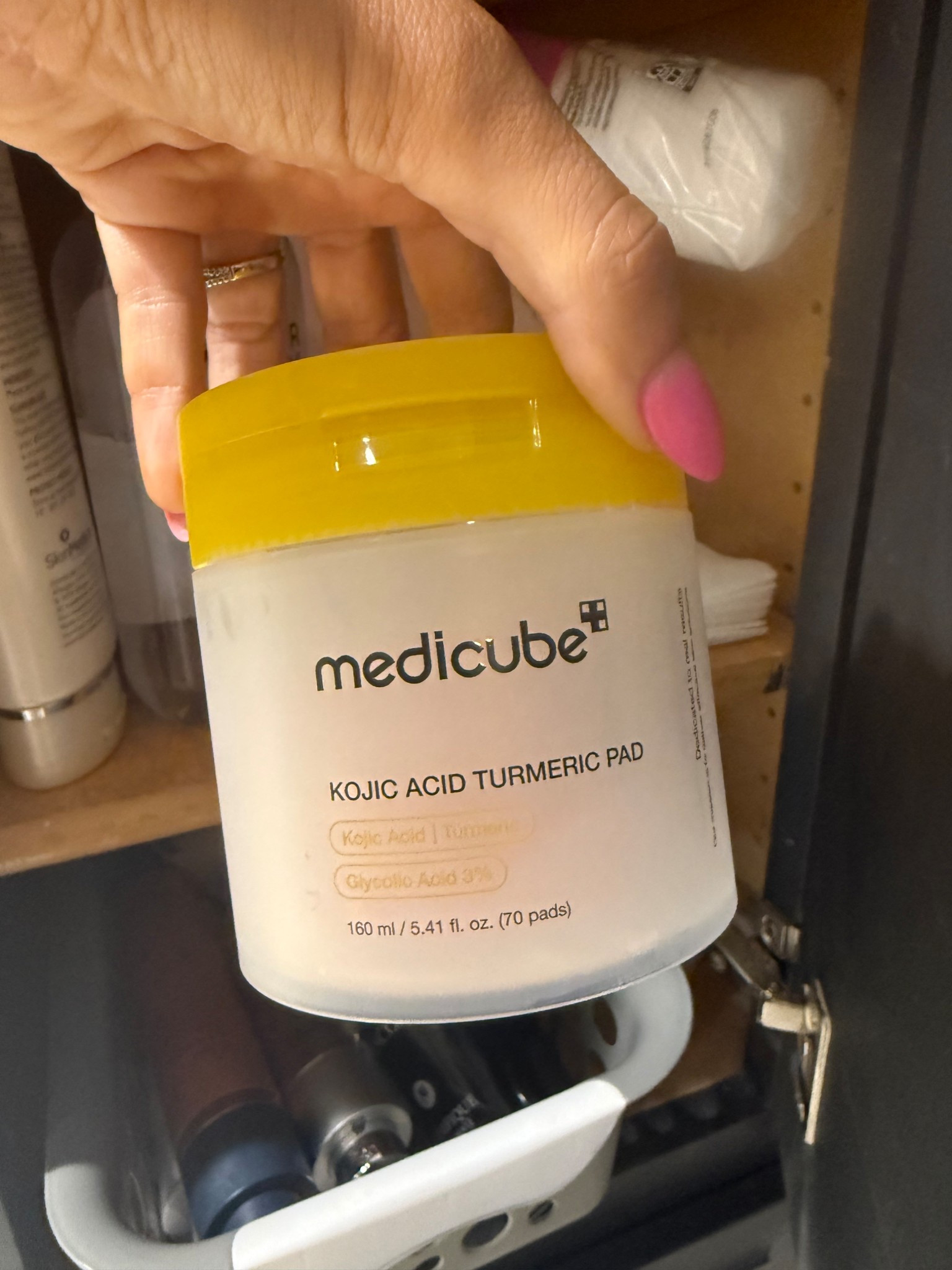 On my THIRD of these babies. Obsessed with how it’s brightened my skin and erased my dark spots!! Pro tip, after swiping all over your face (textured side then smooth side) press and hold onto dark spots for 10-15 seconds for an extra kick to the area!! 

What it does
1. Brightens skin tone
	•Kojic acid helps reduce dark spots, sun spots, and hyperpigmentation.
	•It works by slowing melanin production.
2. Fades acne marks
	•Helps lighten post-acne marks and uneven tone over time.
3. Gentle exfoliation
	•3% glycolic acid removes dead skin cells so skin looks smoother and more glowy.
4. Anti-inflammatory / calming
	•Turmeric helps calm irritation and can help with redness.

#LTKselfcare #LTKmomlife #LTKBeauty