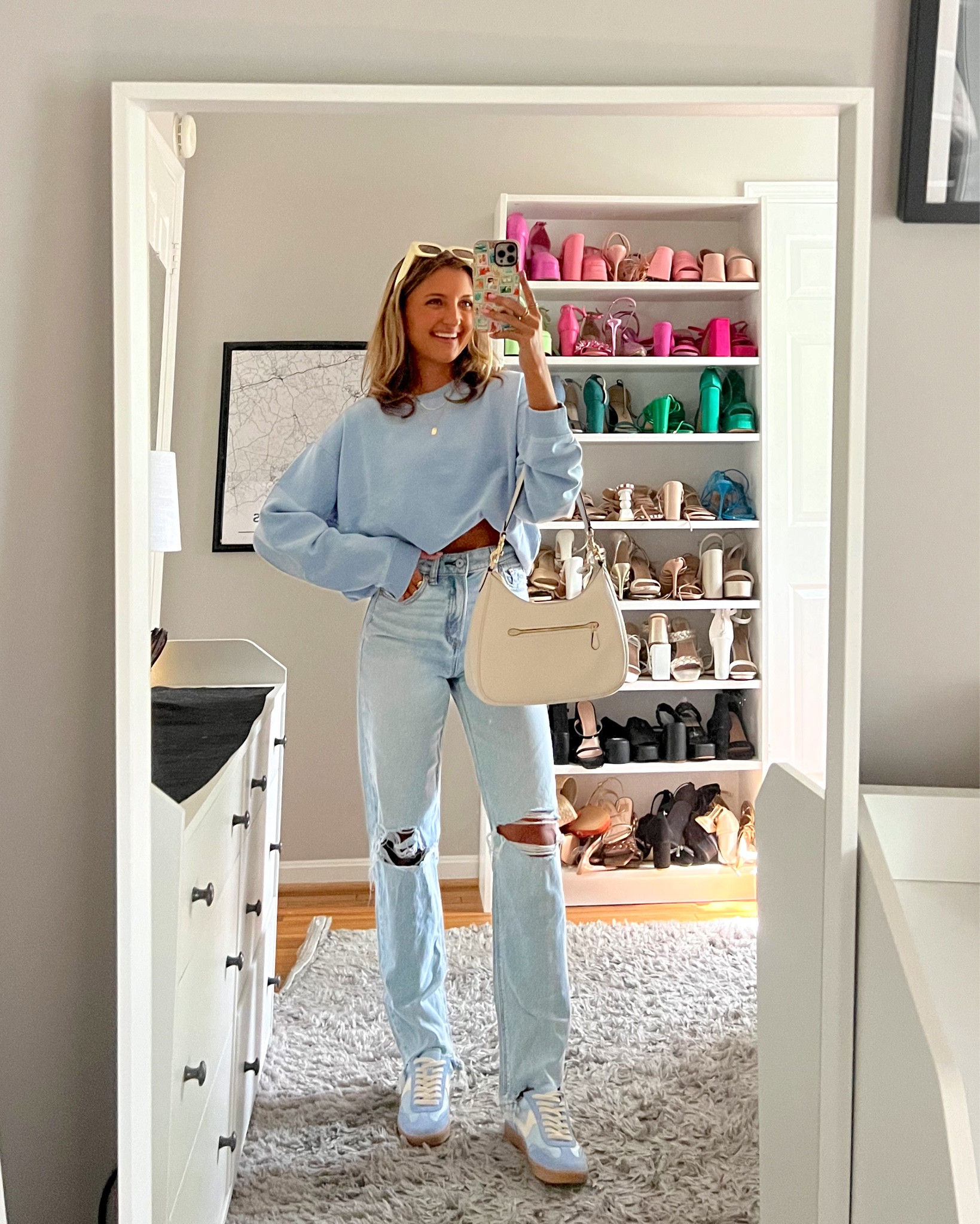 casual late summer outfit ideas featuring new American eagle jeans. Wearing a 000 regular in these straight leg jeans. 

Top is a S  💕

take advantage of their big 25-70% off sale happening right now 