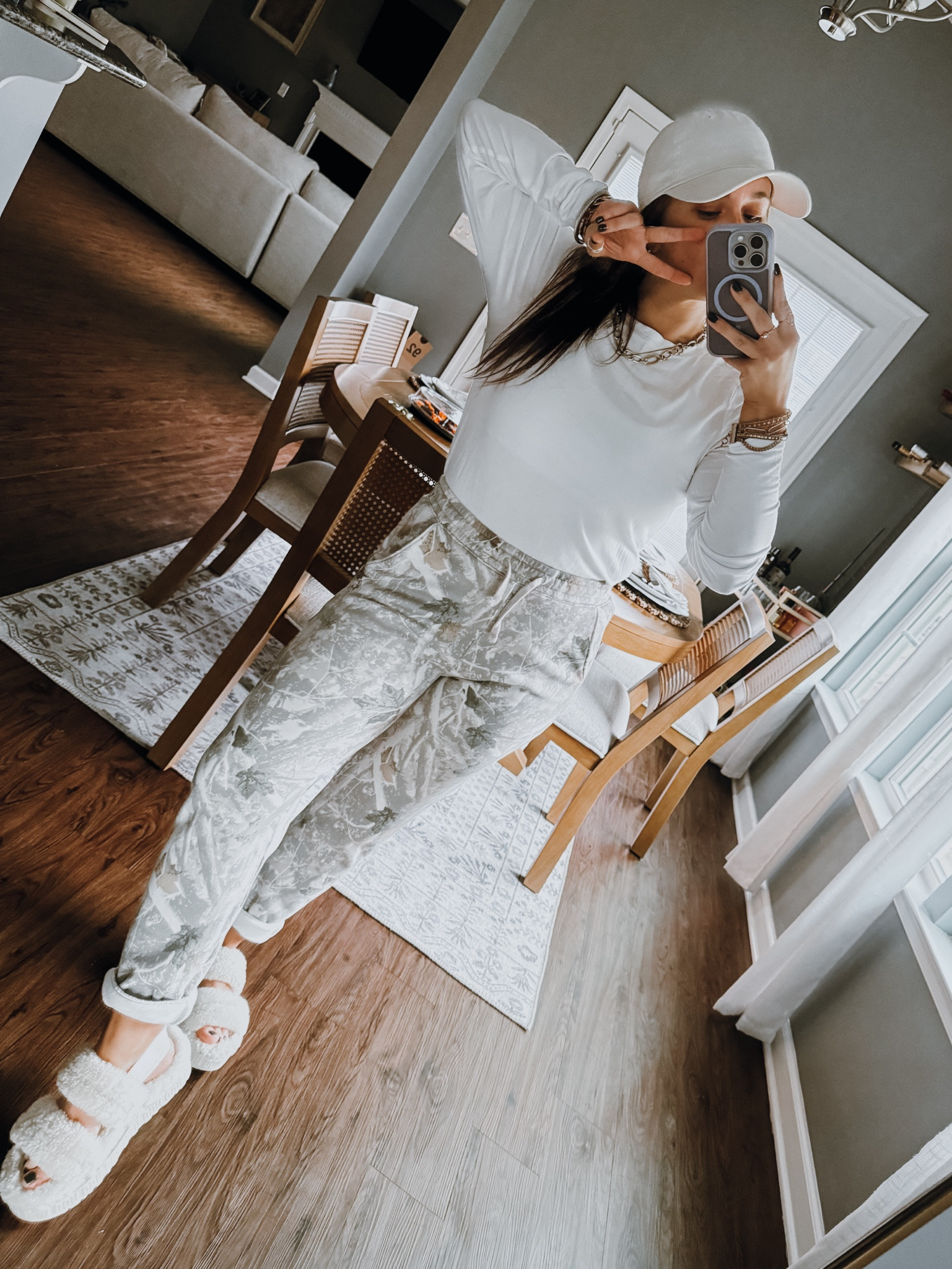 I’m backkkk! 😊

#LTKSeasonal #LTKStyleTip #LTKHoliday