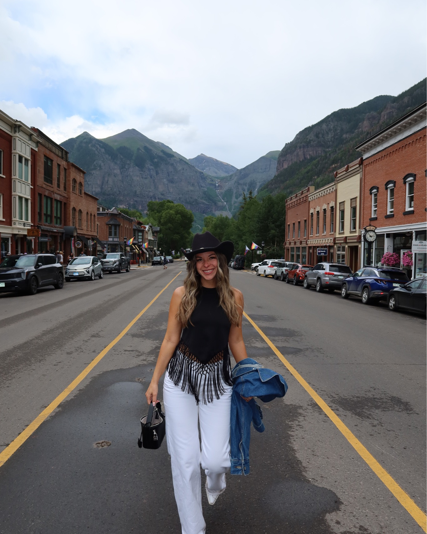 Summer date night western weekend outfit 🤍

I’m 5’4” and wearing my usual smalls

summer top, casual summer outfits, western outfit ideas, date night, summer fashion finds, white pants, country style, getaway weekend,

#LTKootd #LTKTravel #LTKdayinmylife