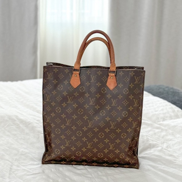 Louis Vuitton Monogram Sac Plat | Poshmark