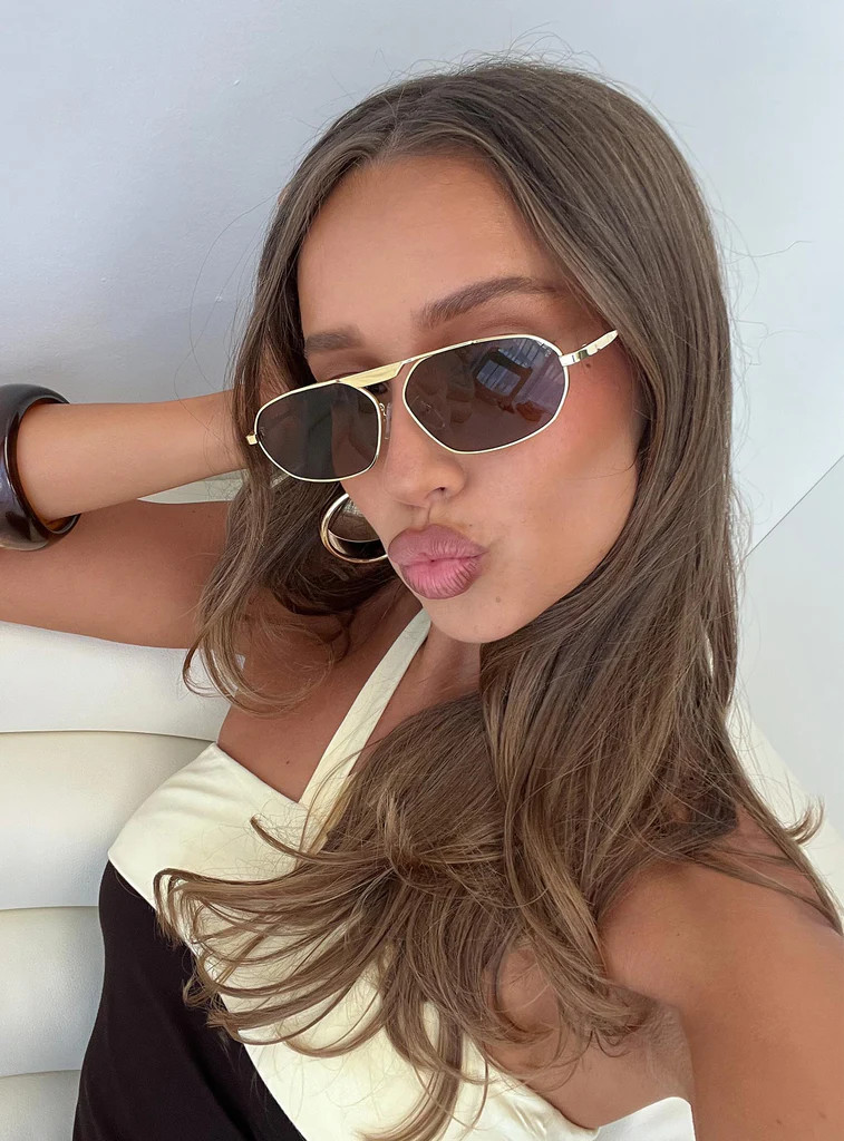 Elegance Sunglasses Gold / Brown | Princess Polly US