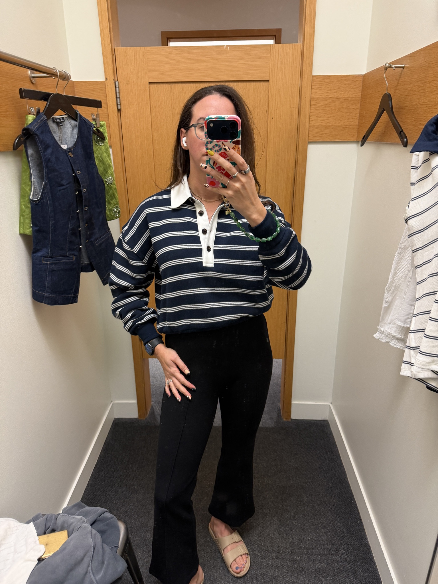 Striped navy blue sweatshirt fromm@jcrew 

#LTKSaleAlert #LTKootd #LTKWorkwear