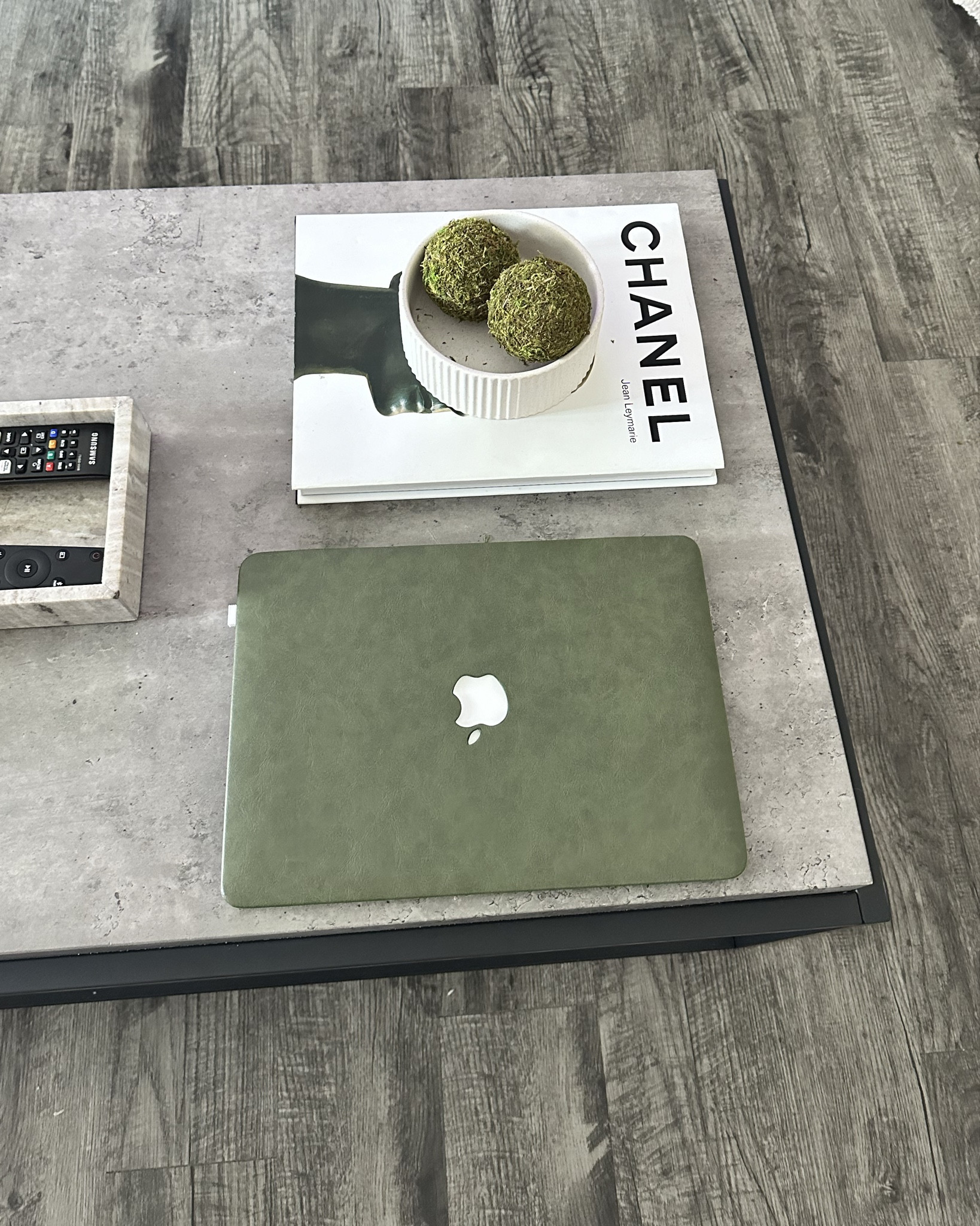 Aesthetic MacBook case 

Perfect leather case for work or back to school! 



#LTKFindsUnder50 #LTKBacktoSchool #LTKStyleTip
