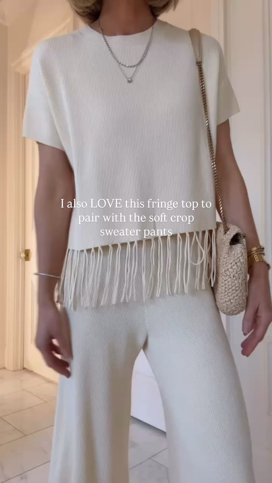 The perfect spring set. Love this color. I'm wearing size small. 