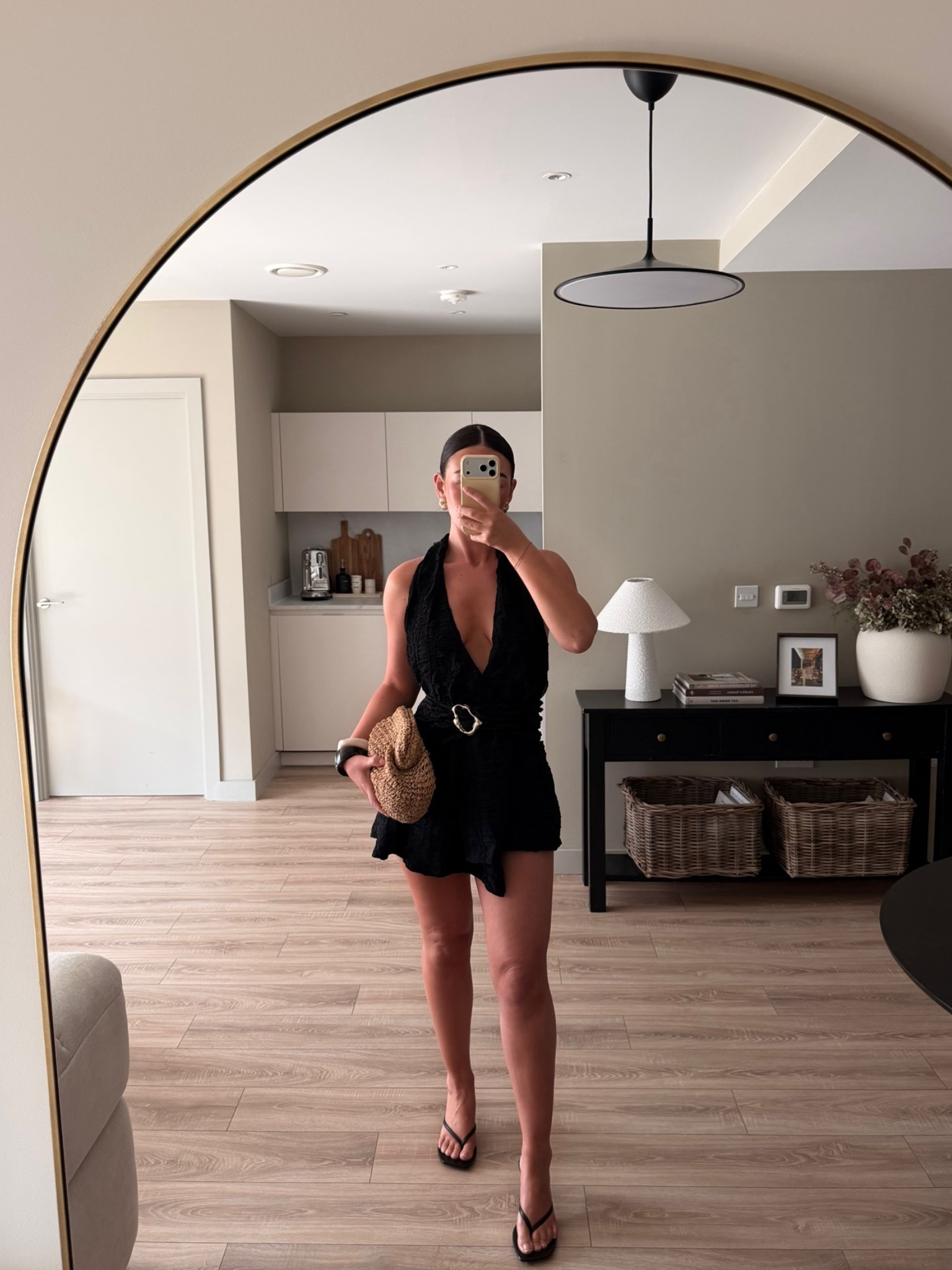I wear a size 8 🖤

Summer dress, holiday dress, holiday outfit, summer holiday outfit, black dress, date night outfit

#LTKuk #LTKsummer #LTKdresses