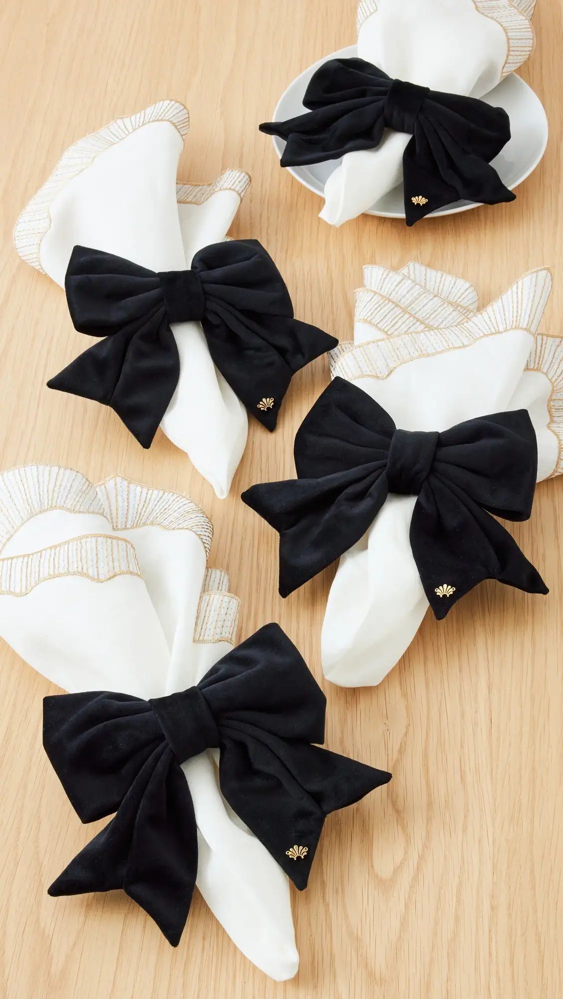 Lele Sadoughi Set of 4 Velvet Bow Napkin Rings | Shopbop | Shopbop