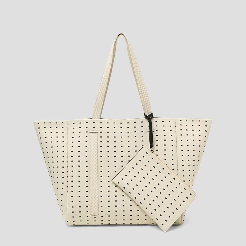 The Lightweight Tote (Hallie) | VIVAIA