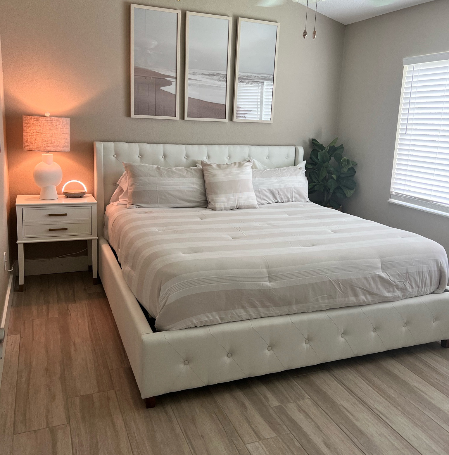 Bedroom transition
Coastal decor 
Headboard 
Upholstered headboard 
Amazon finds 


#LTKstyletip #LTKFind #LTKhome