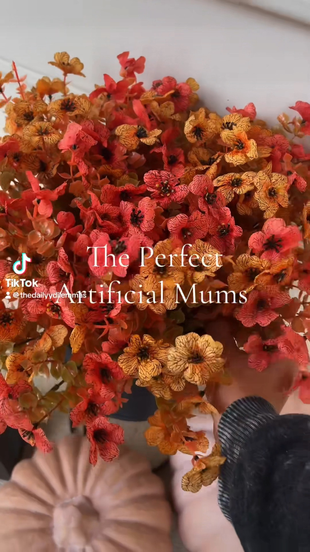 The most beautiful artificial mums! Perfect for the fall time 🍁🎃

#LTKSeasonal #LTKHome